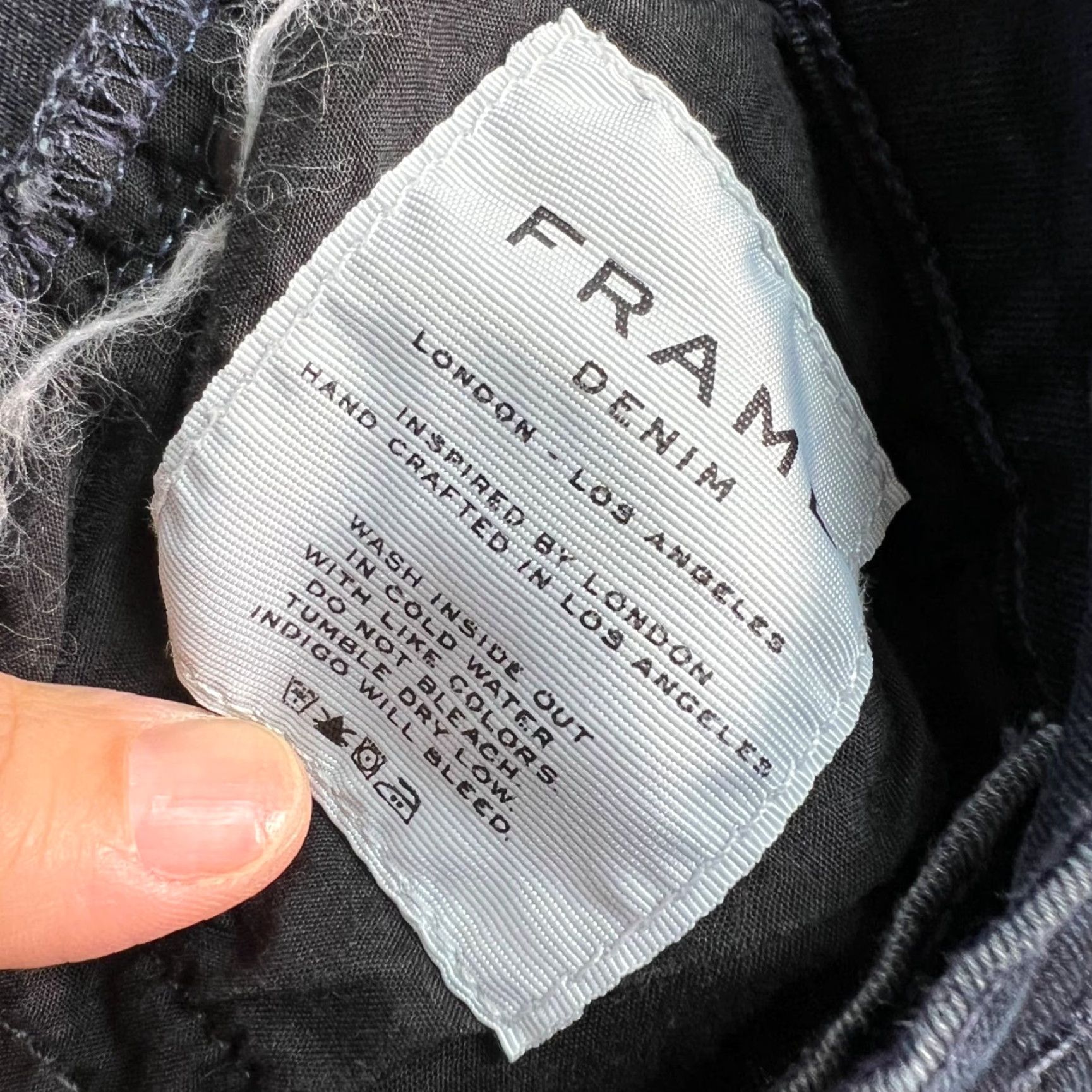 Frame FRAME Jeans Skinny Le Skinny De Jeanne Denim Blue Women's Size 24 Slim 5-Pocket Design Jeans Inseam 29 in Stretch Cotton Blend Dark Wash Size 42" / US 20 - 5 Thumbnail