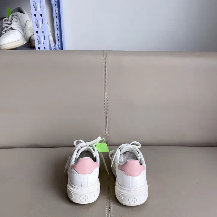 Louis Vuitton Louis Vuitton Classic Logo Casual Sneakers for Women -2508 Size US 5 / IT 35 - 3 Thumbnail