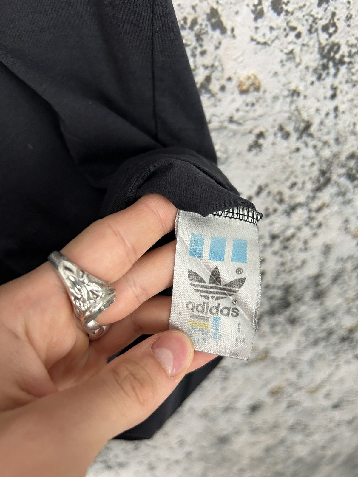 Adidas Vintage Adidas Streetwear 90s Graphic Tee Logo Sportswear Size US S / EU 44-46 / 1 - 5 Thumbnail