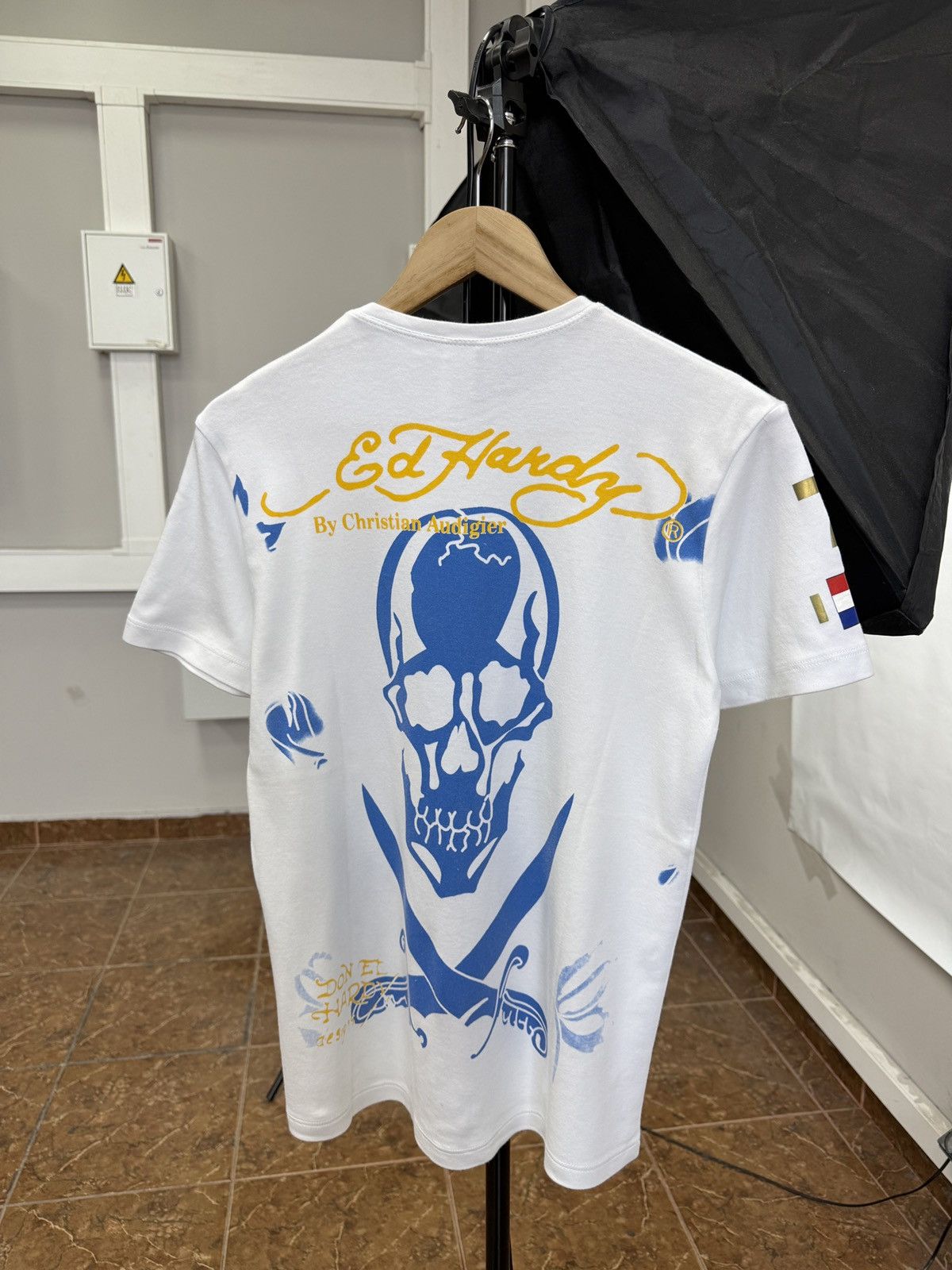 Ed Hardy 🇺🇸💀 Vintage Ed Hardy Skull Rhinestone Christian Audigier Tee Size US M / EU 48-50 / 2 - 2 Thumbnail