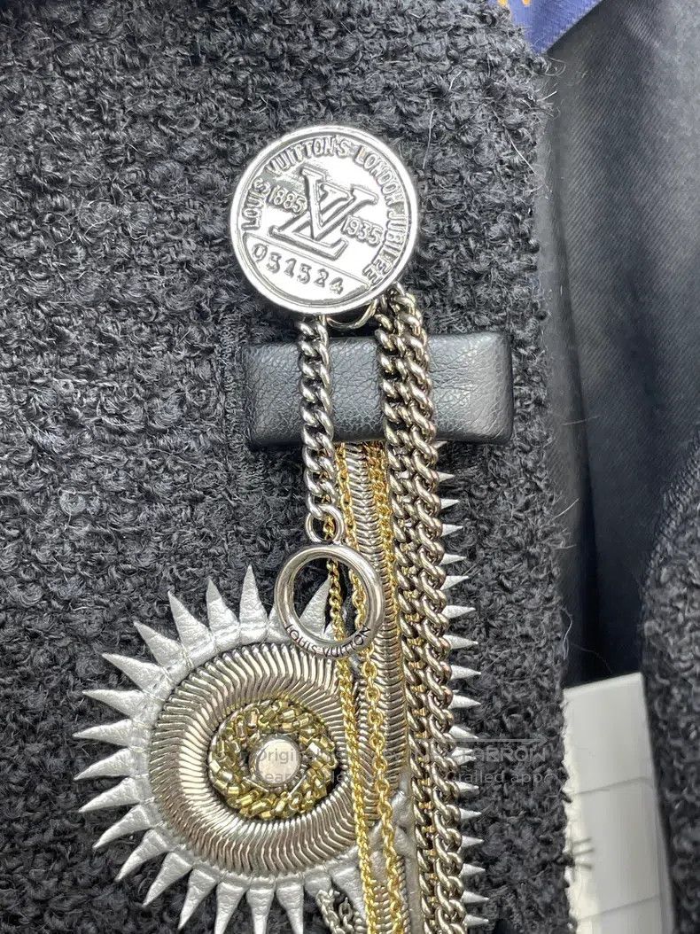 Louis Vuitton Louis Vuitton Show Heavy Industry Chain Tassel Jacket Size XXS / US 00 / IT 34 - 4 Thumbnail