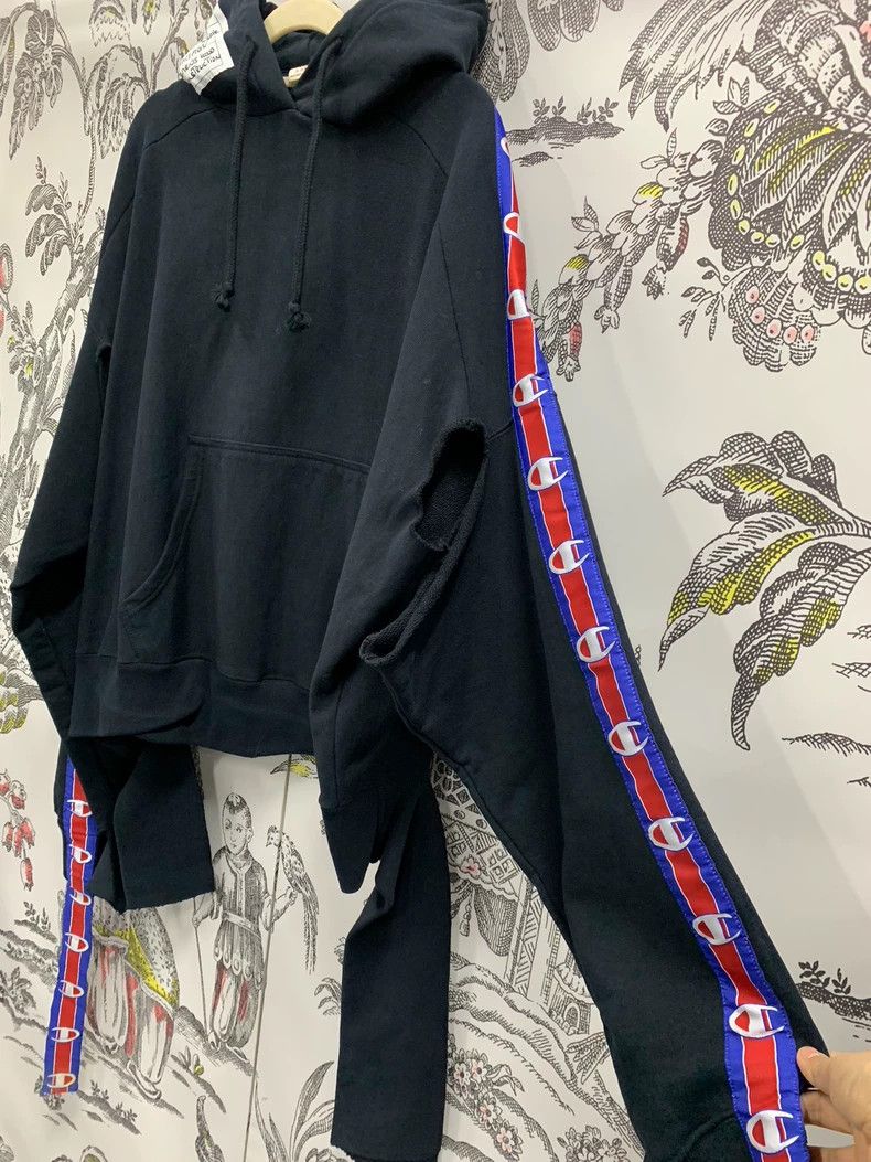 Vetements Vetements Vetements*Champion Navy Blue Hooded Sweatshirt Size US XS / EU 42 / 0 - 3 Thumbnail