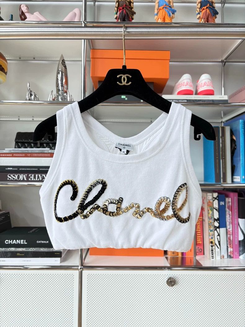 Chanel 22s catwalk white velvet sequin letter logo short v