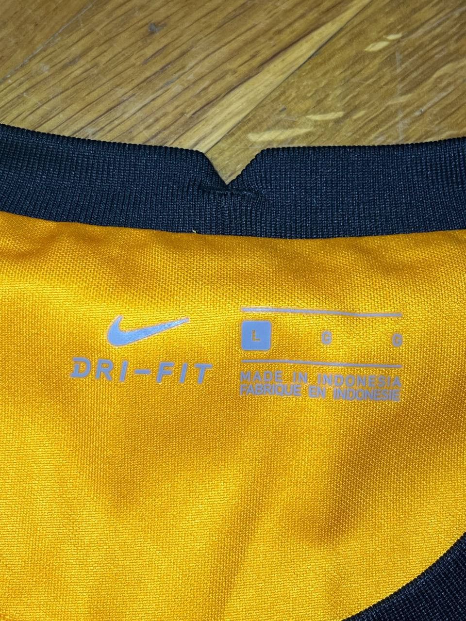 Nike Nike England national soccer team goalkeeper tee Size US L / EU 52-54 / 3 - 4 Thumbnail