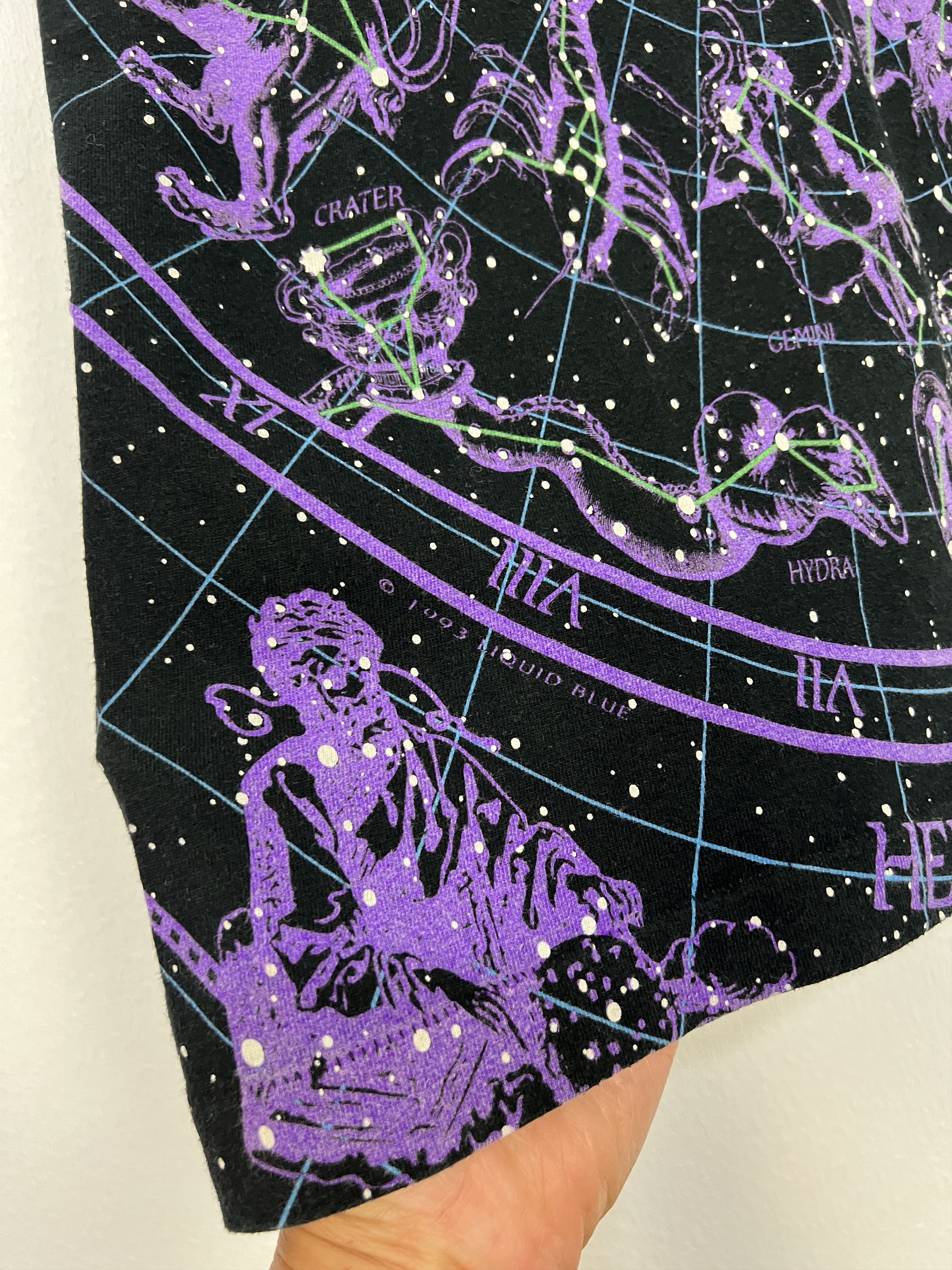 Liquid Blue Vintage 90's Liquid Blue Hemisphere Boreal Astrology Shirt Size US L / EU 52-54 / 3 - 5 Thumbnail