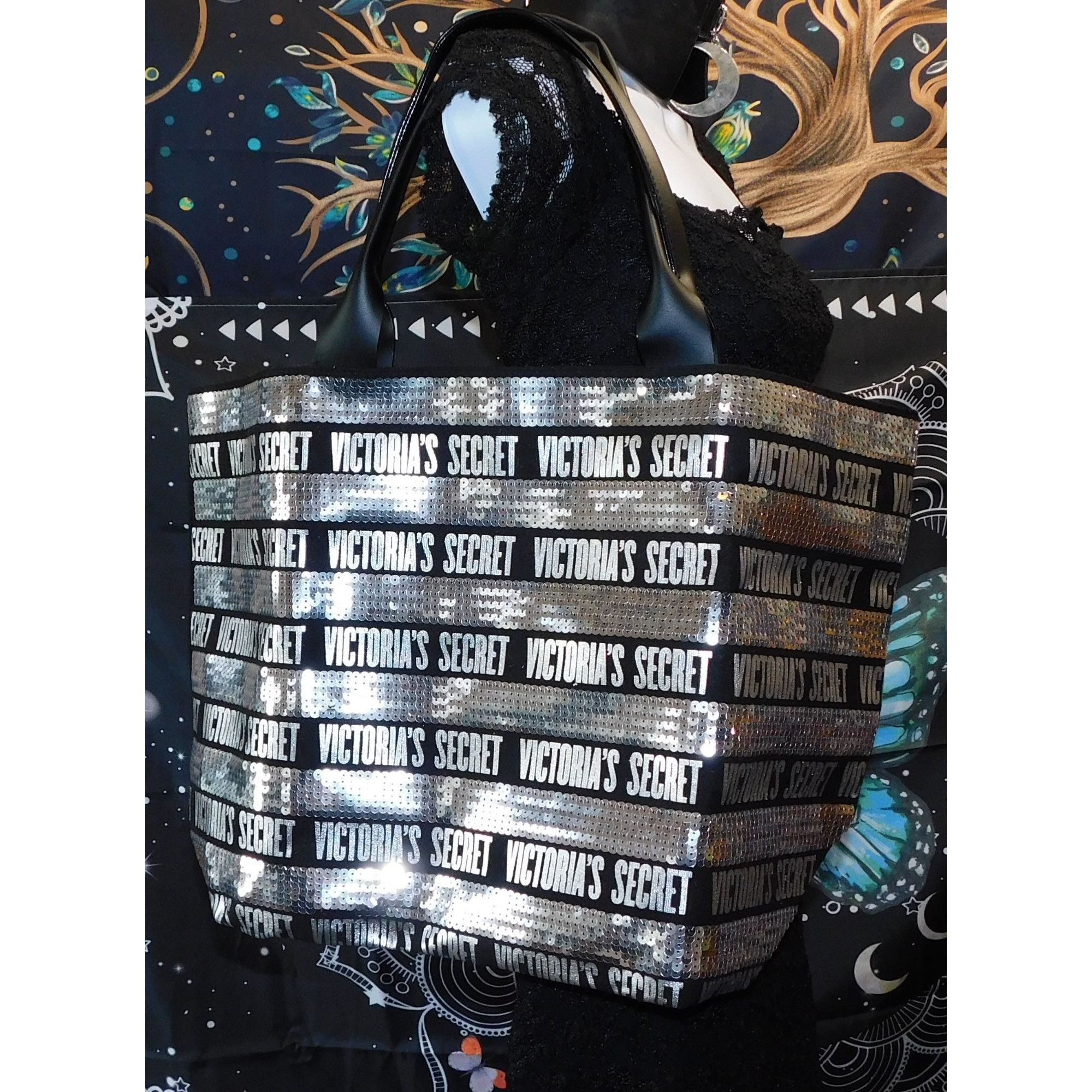 Victoria's Secret Victoria's Secret Black And Silver Sequin Tote With Wristlet Size ONE SIZE - 1 Thumbnail