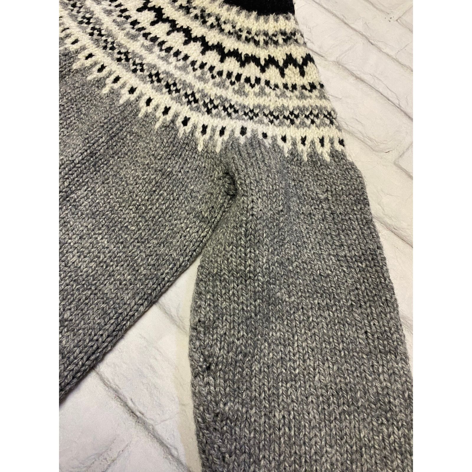 Handmade Hand Knitted Fair Isle Sweater Women Medium or Men S Size M / US 6-8 / IT 42-44 - 4 Thumbnail