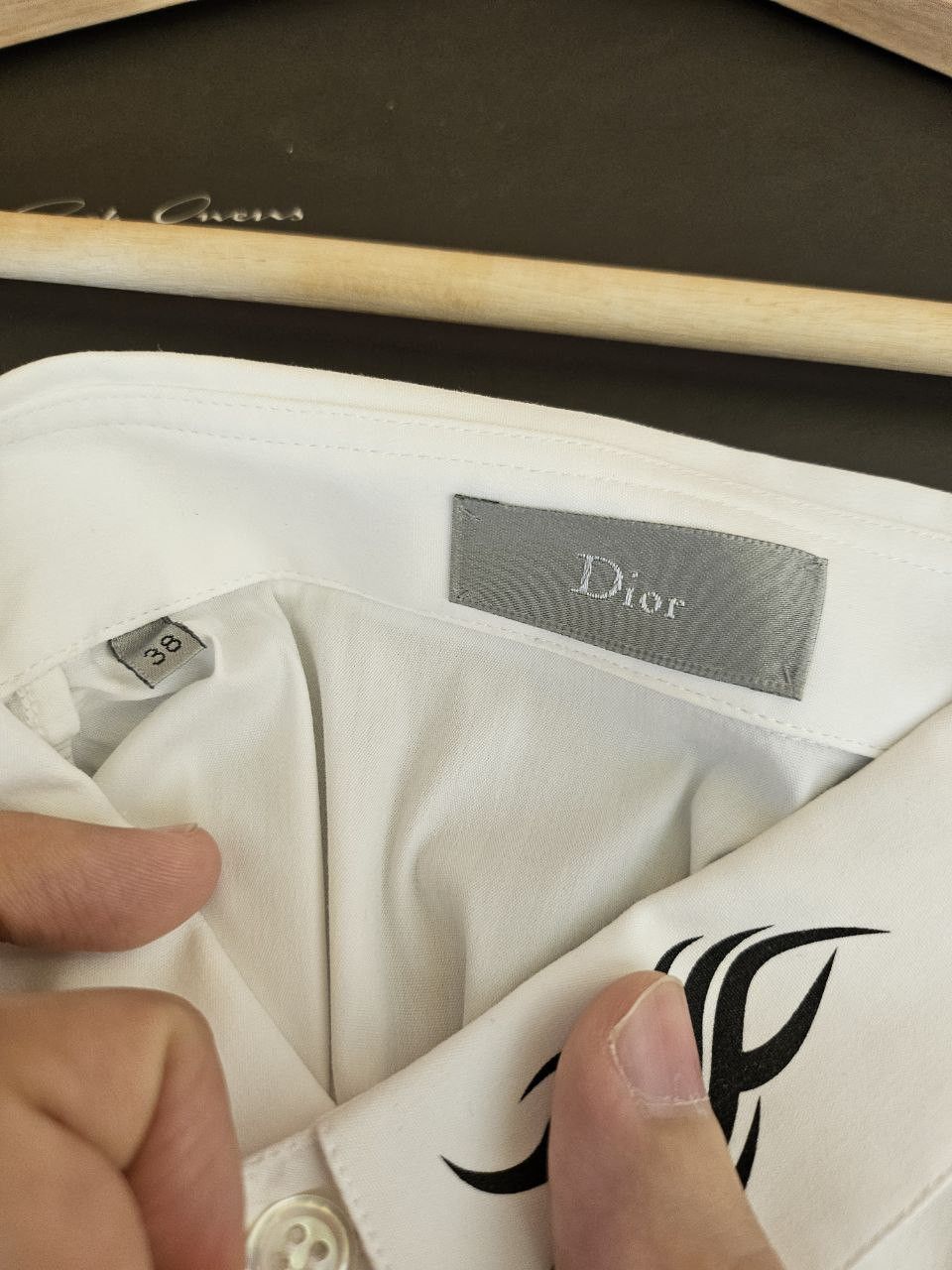 Dior FW18 AW18 Tribal Logo Shirt Size US M / EU 48-50 / 2 - 3 Thumbnail