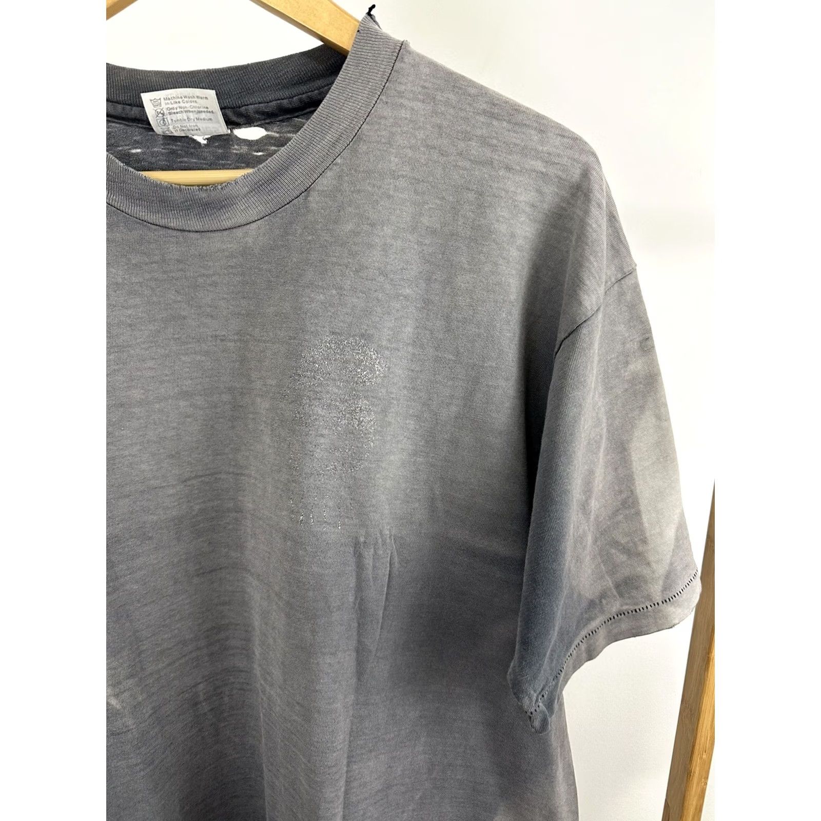 Hanes VINTAGE Ancient Hawaiian Canoe Man Gradient Sun Faded Streak Worn WIP T-Shirt XL Mens Size US XL / EU 56 / 4 - 7 Thumbnail