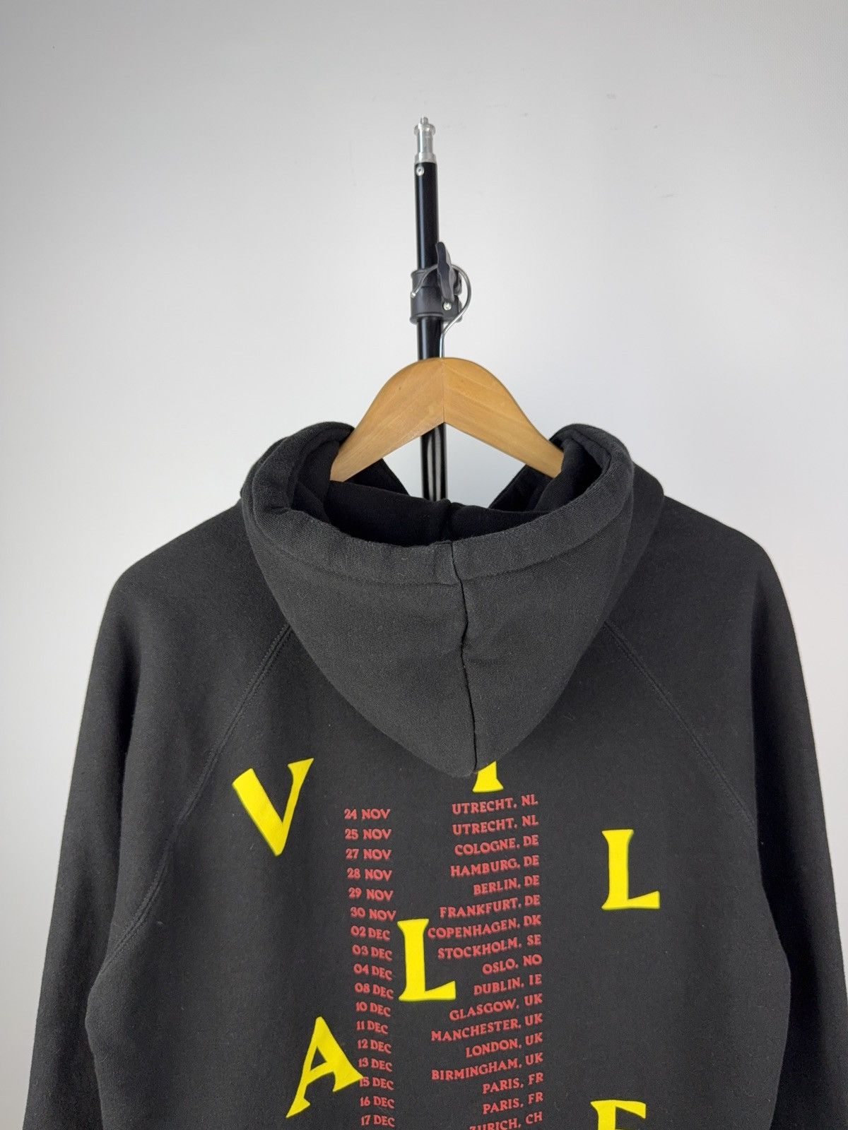 Band Tees Merch Jacob Banks European 2018 Tour Village Hoodie Black L Size US L / EU 52-54 / 3 - 9 Thumbnail