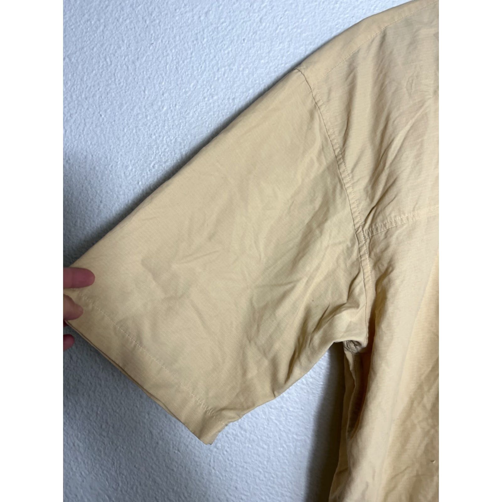Stormtech Stormtech Men's XL Ripstop Beige Button-Up Shirt User: Stormtech Men's XL Ripstop Beige Button-Up Shirt Size US XL / EU 56 / 4 - 2 Thumbnail