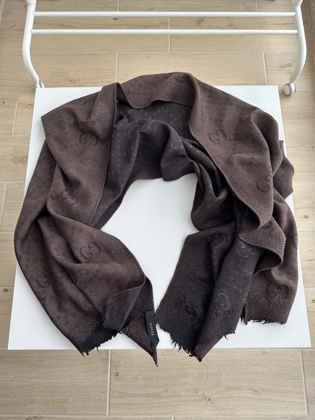 image of Gucci Scarf Monogram Big GG Silk / Woll Scarf in Brown/Black, Women's