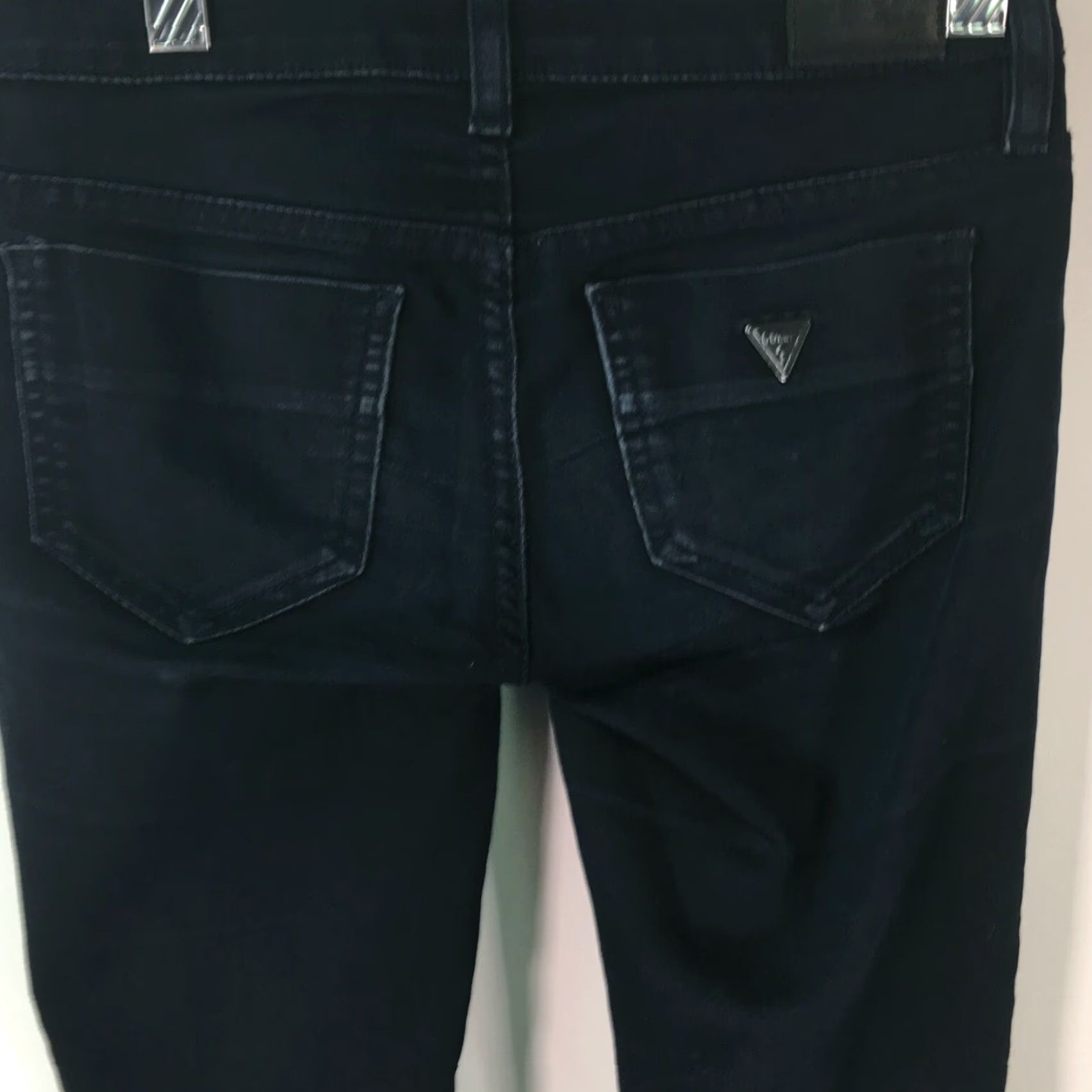 Guess GUESS Denim Jeans Women Skinny 23 Blue Inseam 26 Regular Rise Ultra Low 5" Belt Loops 5-Pocket Design Mens? No Women Size 40" / US 18 - 3 Thumbnail