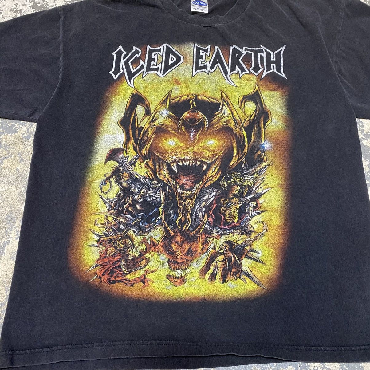 Band Tees × Vintage Vintage Iced Earth Cyngus Black Y2K Band Concert Tshirt Size US XL / EU 56 / 4 - 9 Thumbnail