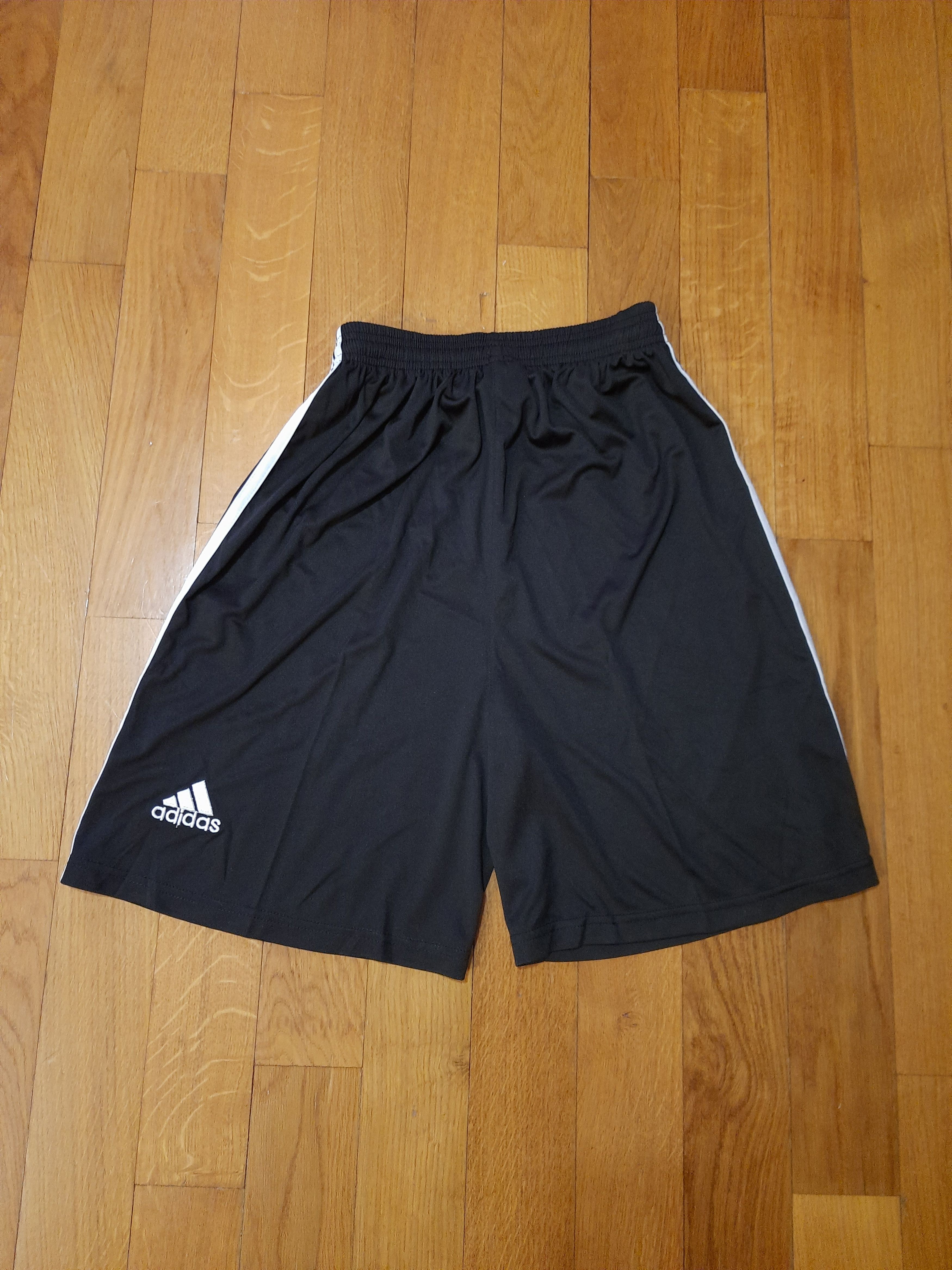 Other Real Madrid Football Shorts Size L Soccer Jersey Size US 36 / EU 52 - 3 Thumbnail