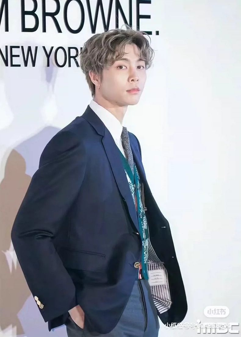 Thom Browne Thom Browne A dark blue suit Size 38L - 2 Thumbnail