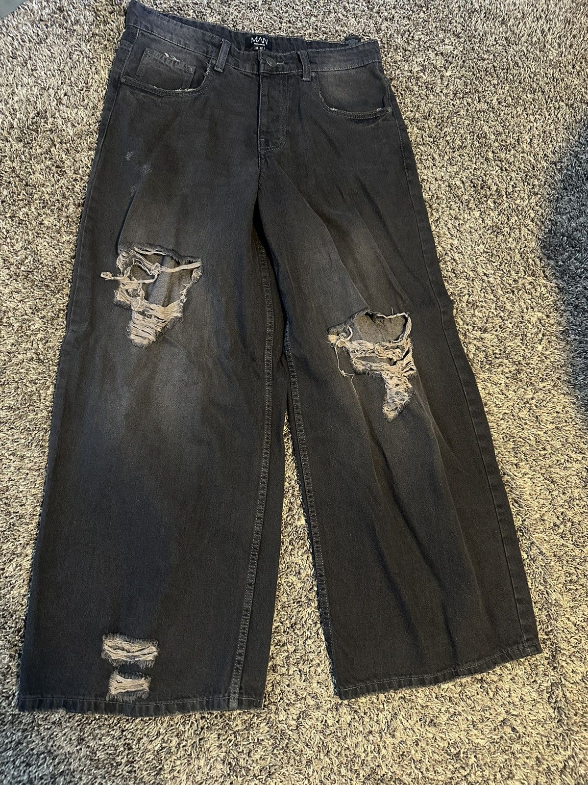 Boohoo BoohooMAN Extreme Baggy Ripped Wash Black Jeans Size 32 Men Size US 32 / EU 48 - 1 Thumbnail