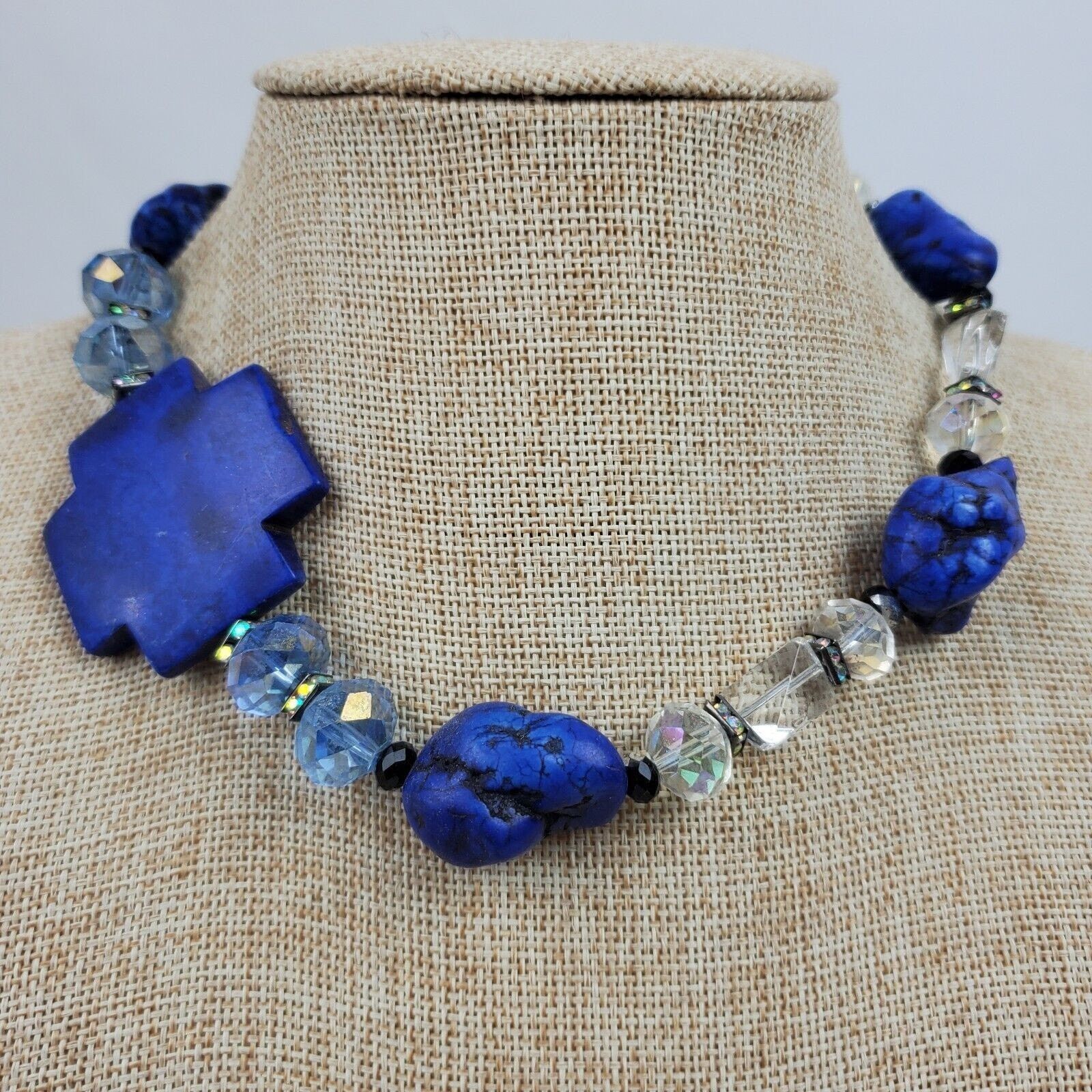 The Unbranded Brand Vintage Hippie Blue & Clear Beaded Choker Necklace 16 Inch Size ONE SIZE - 1 Thumbnail
