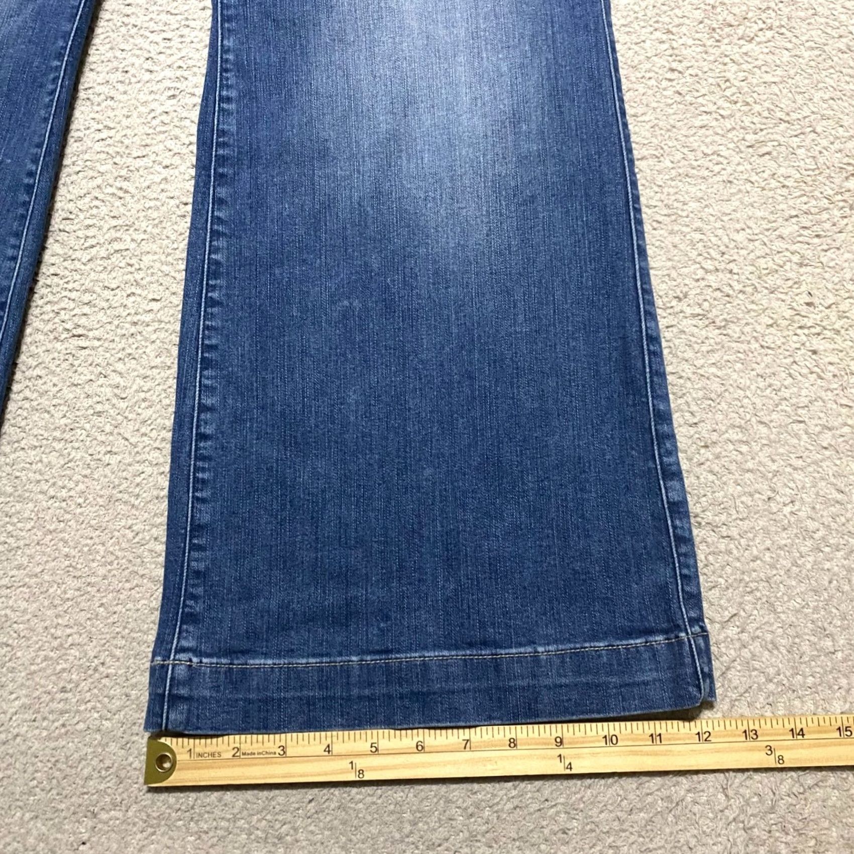 Torrid Torrid Jeans Flared 26P Petite Blue Denim Medium Wash 5-Pocket Stretch Size 26" / US 2 / IT 38 - 5 Thumbnail