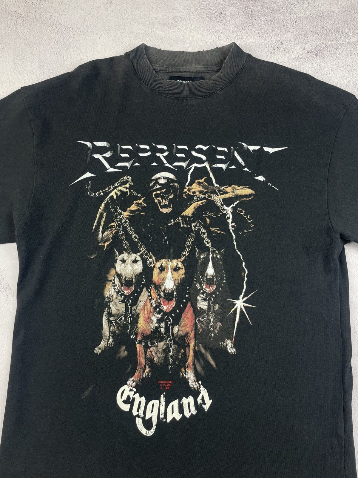 Represent Clo. × Vintage Vintage Represent England Graphic Dogs Metal Band Style Size US XS / EU 42 / 0 - 3 Thumbnail
