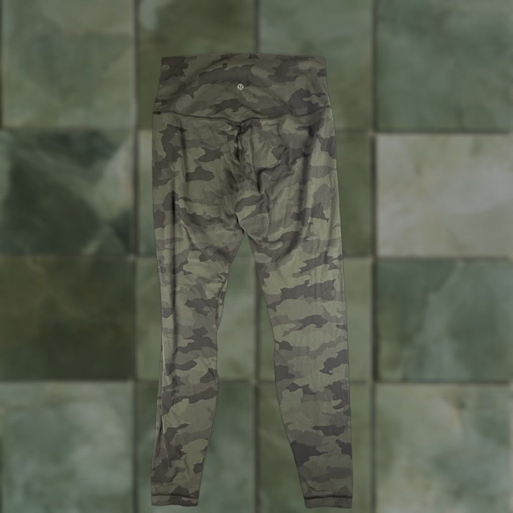 Lululemon Lululemon Leggings Womens 10 Camouflage High Rise Align Yoga Pants Activewear Gym Size 32" / US 10 / IT 46 - 1 Thumbnail