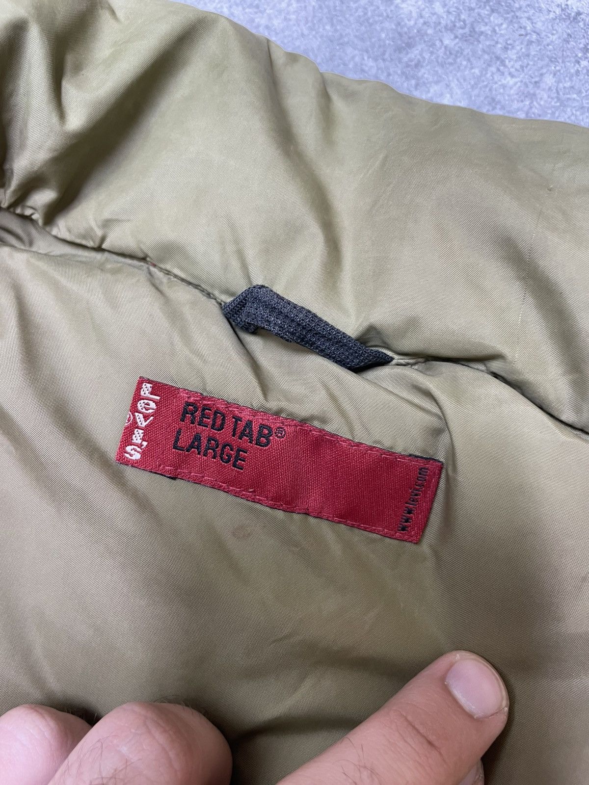 Japanese Brand × Levi's Black Red Tab Large Levi’s Puffer Vest USA Streetwear Style Size US L / EU 52-54 / 3 - 9 Thumbnail