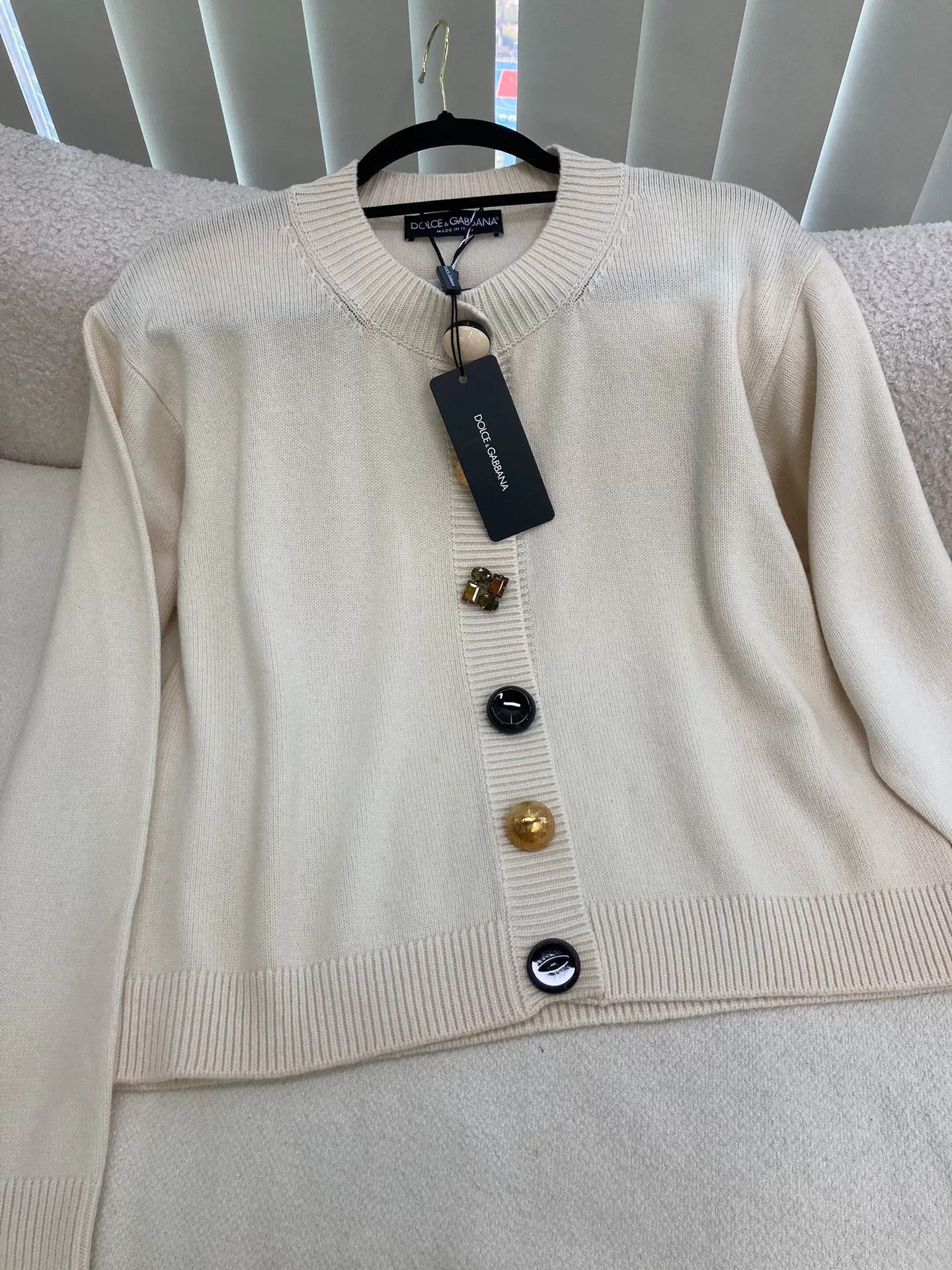 Dolce & Gabbana Dolce&Gabbana White Cashmere Knit Sweater Size M / US 6-8 / IT 42-44 - 1 Thumbnail