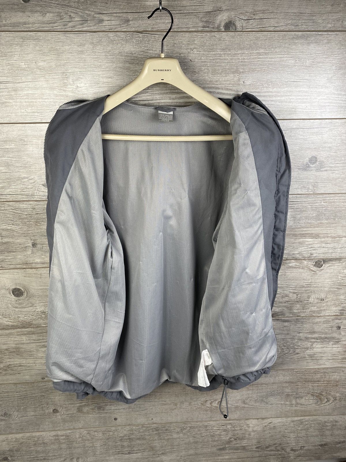 Nike Vintage Nike windbreaker with drawstring Y2K Gorpcore style Size US M / EU 48-50 / 2 - 12 Thumbnail