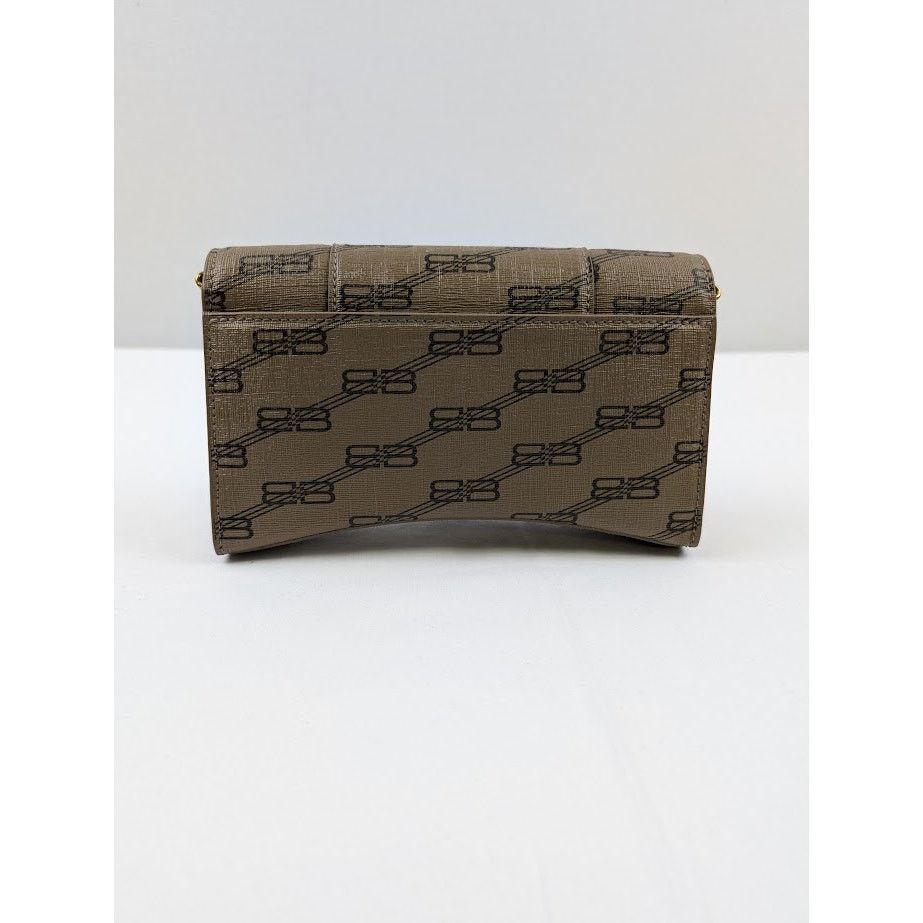 Balenciaga o1rshd1 Size: OS / BB Monogram Chain Shoulder Bag in Tan Size ONE SIZE - 3 Thumbnail