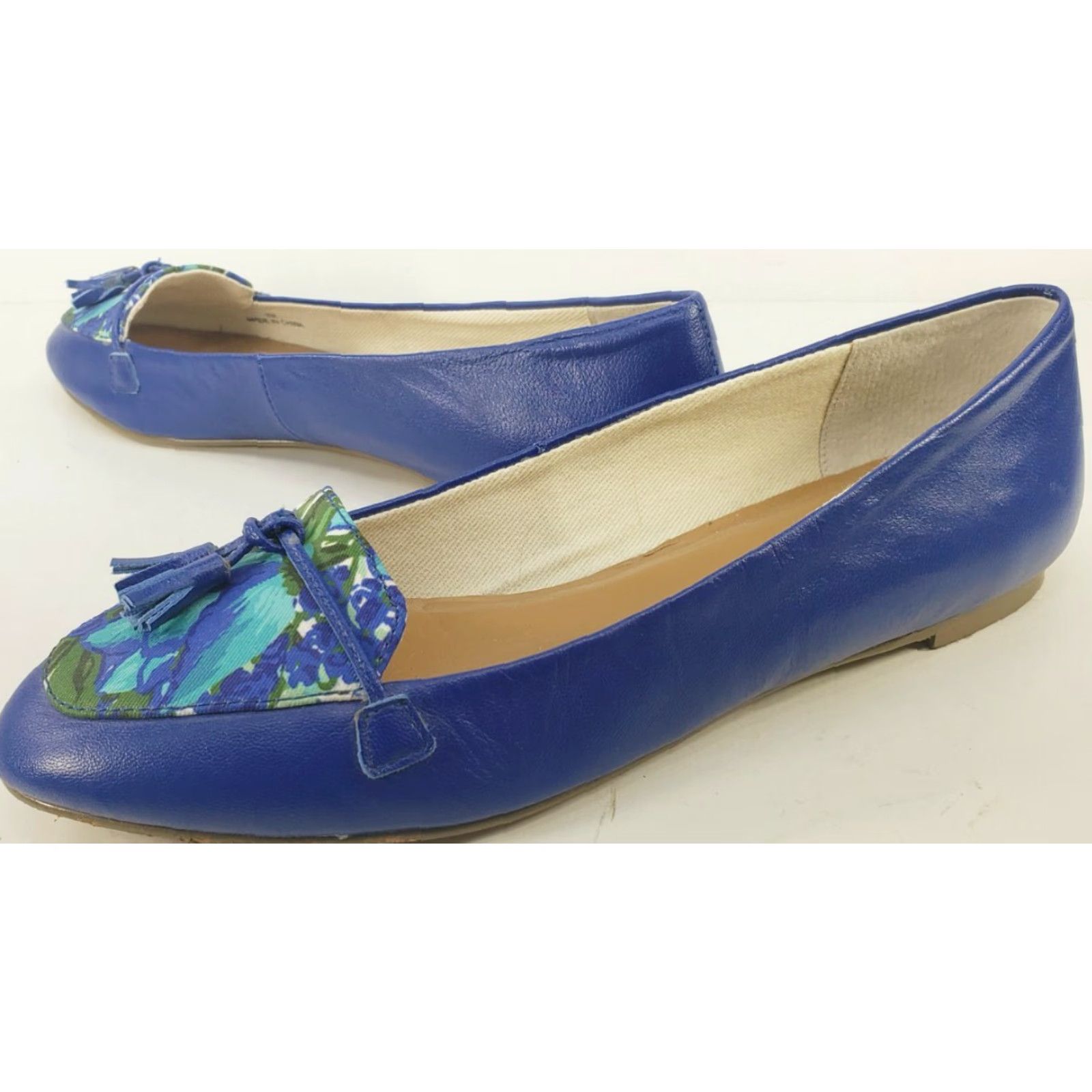 Talbots Talbots Flats Women's 7M Blue Tassel Painted Floral Vamp Very Cute! Shoes are in Like New Condition but have been worn once. Pre-owned. Size US 7 / IT 37 - 3 Thumbnail
