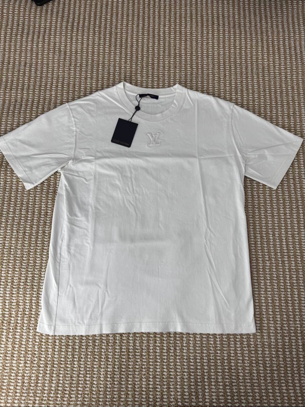 Louis Vuitton Louis Vuitton Embossed Logo T-Shirt Size XXL Size US XXL / EU 58 / 5 - 1 Thumbnail