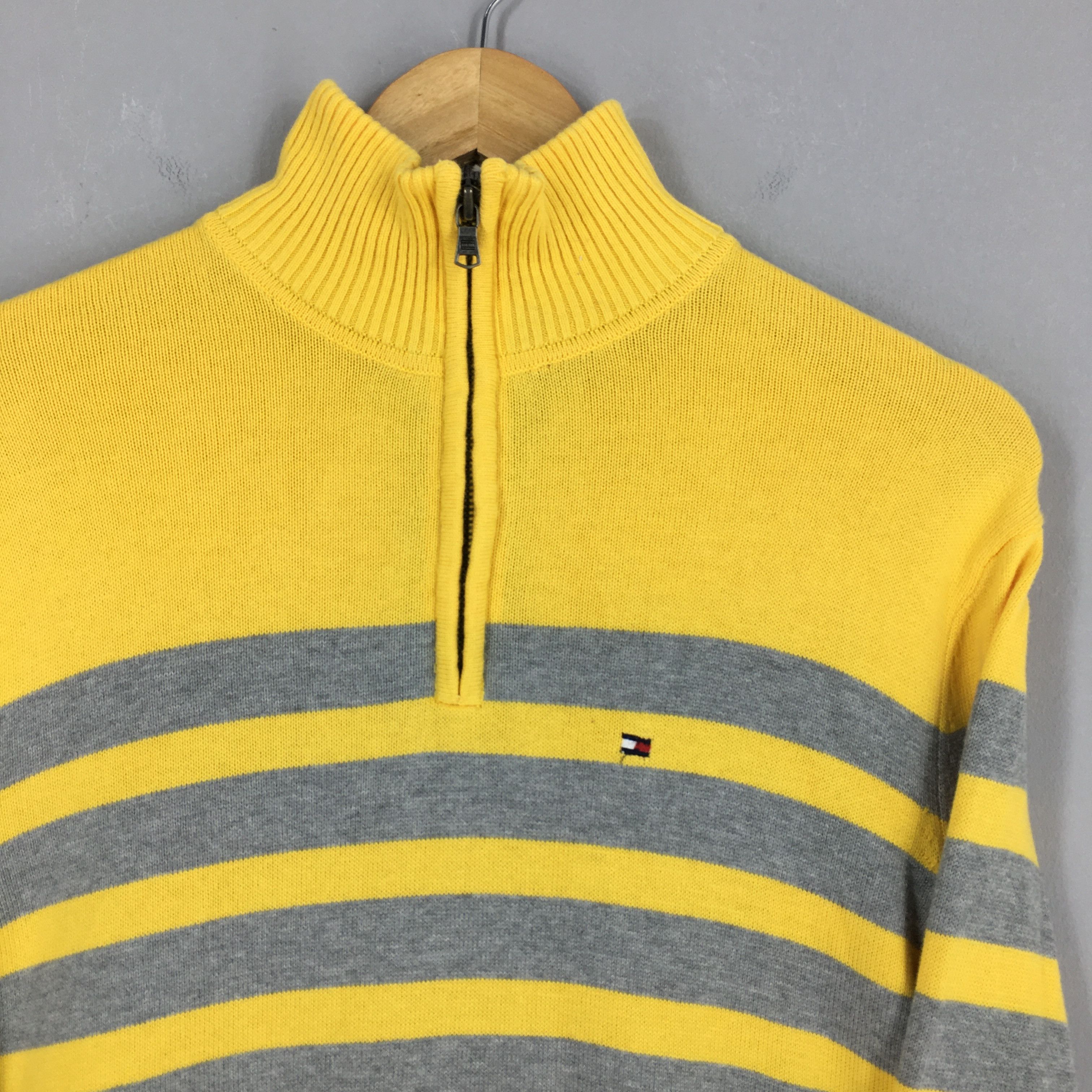 Tommy Hilfiger × Vintage Vintage 90s Tommy Hilfiger Stripes Sweater Small Size US S / EU 44-46 / 1 - 2 Thumbnail