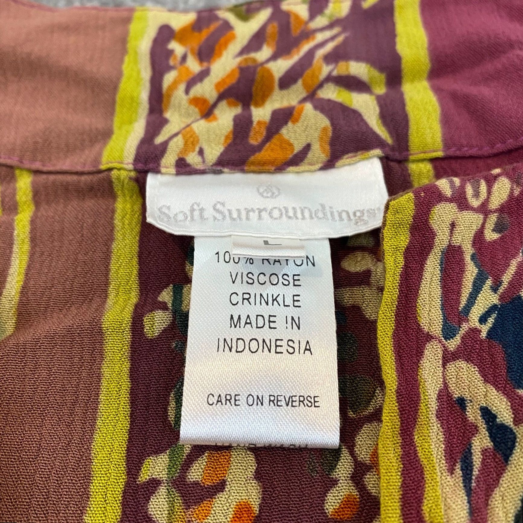 Soft Surroundings SOFT SURROUNDINGS Batik Tunic Top Womens Large Multicolor Viscose Rayon Oversize Tunic Blouse Size L / US 10 / IT 46 - 2 Thumbnail