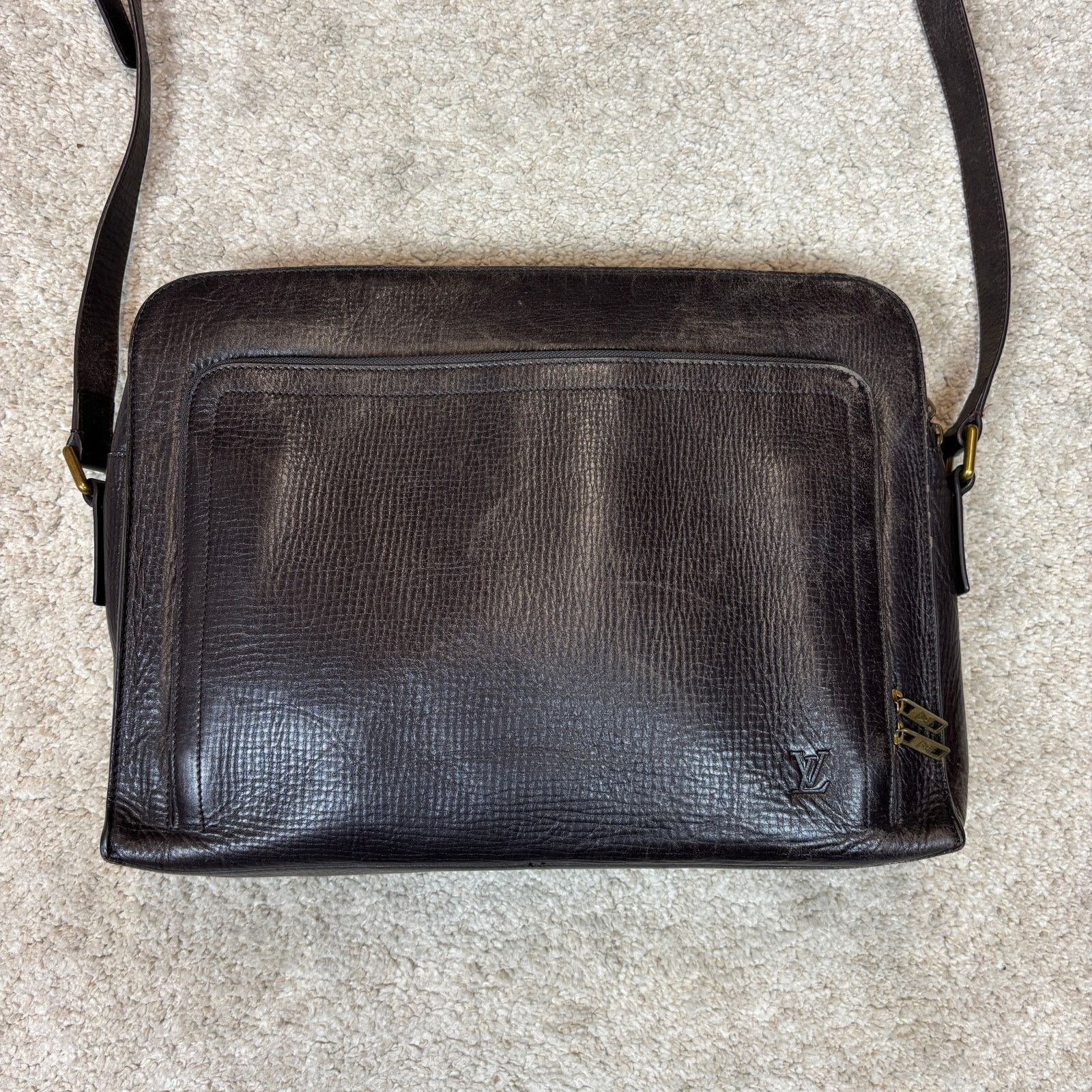 Louis Vuitton Louis Vuitton Taiga Brown Leather Messenger Shoulder Bag Size ONE SIZE - 2 Thumbnail