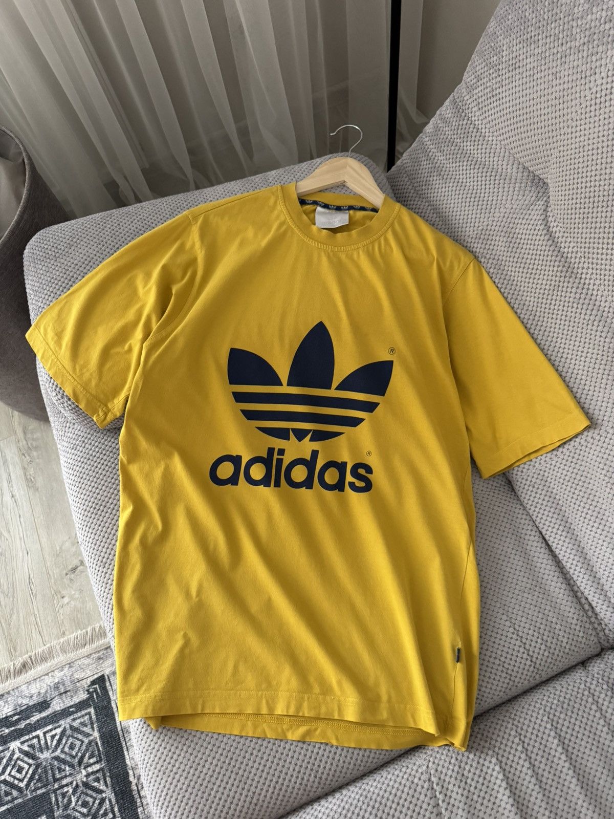 Adidas Adidas Vintage Big Logo Yellow T Shirt Size US L / EU 52-54 / 3 - 1 Thumbnail