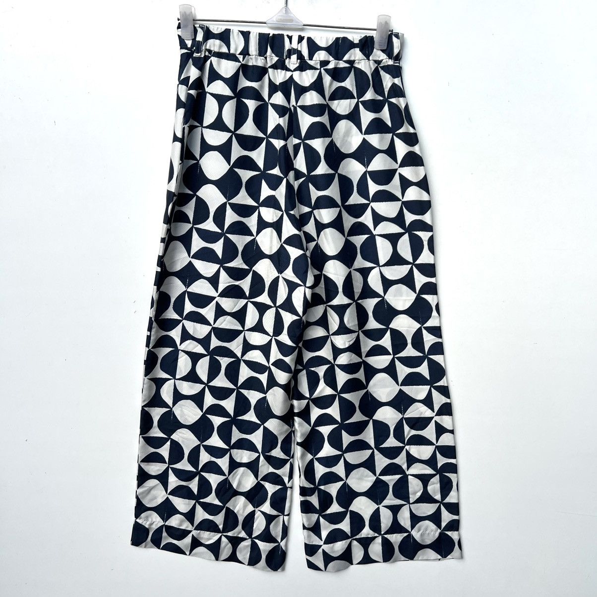 Max Mara Max Mara silk belted trousers Size 26" / US 2 / IT 38 - 4 Thumbnail