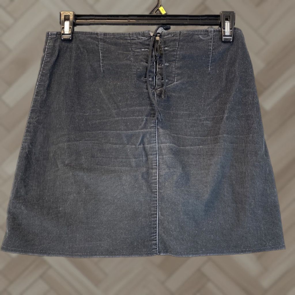 Tommy Hilfiger Tommy Hilfiger Skirt Size 5 Womens Black Corduroy Lace Accent Pockets Size 27" / US 4 / IT 40 - 1 Thumbnail