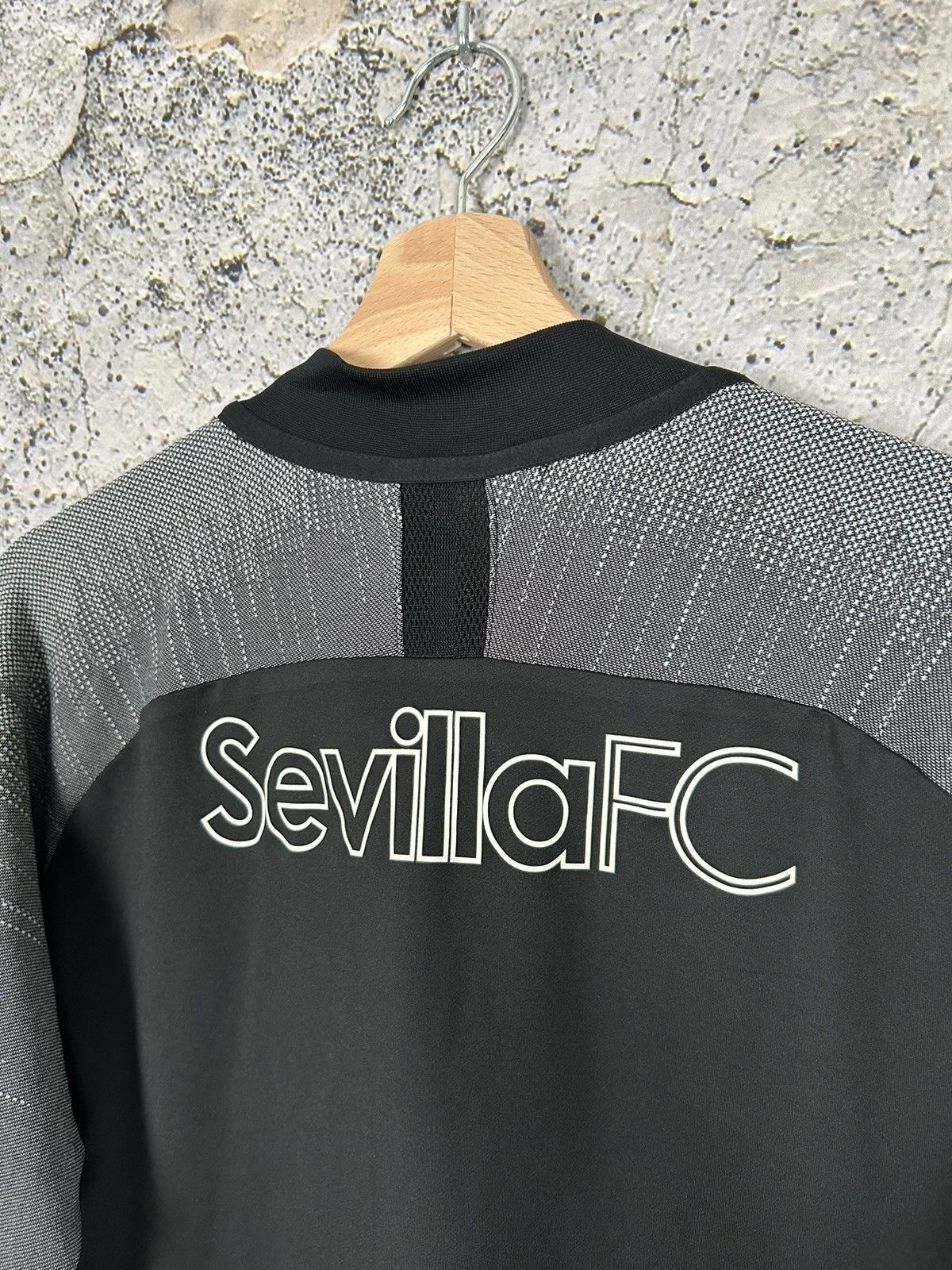 Nike Vintage Sevilla FC Nike Soccer Jersey Football Training Size US L / EU 52-54 / 3 - 5 Thumbnail