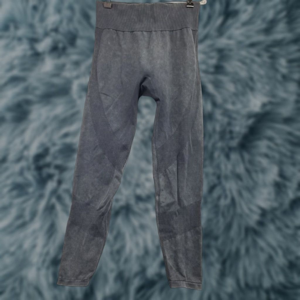 Victoria's Secret Victoria's Secret Pink Leggings Women M Gray Ankle Rise Mid Seamless Stretch Inseam 25in Heather Gray Booty Shaping Lines Size 32" / US 10 / IT 46 - 1 Thumbnail