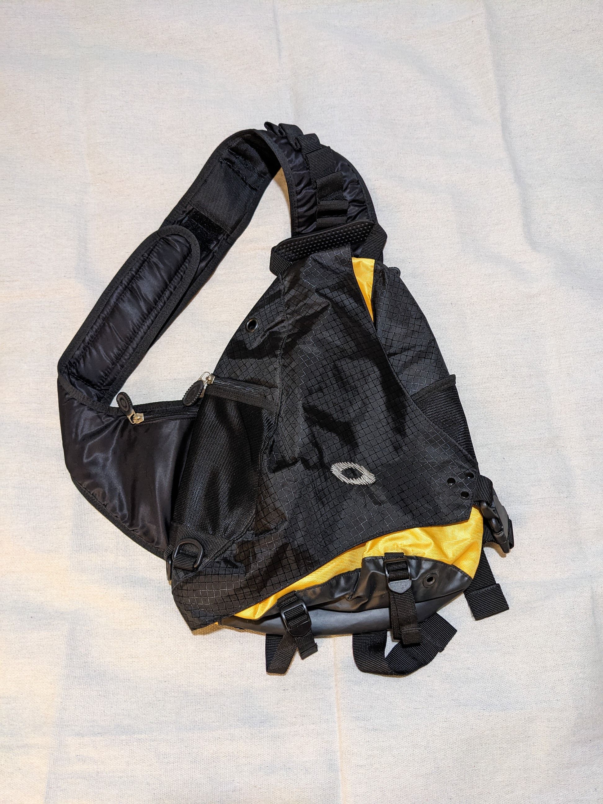 Pre-owned Oakley X Vintage Oakley Software Sandbag Crossbody Bag In Black Yellow