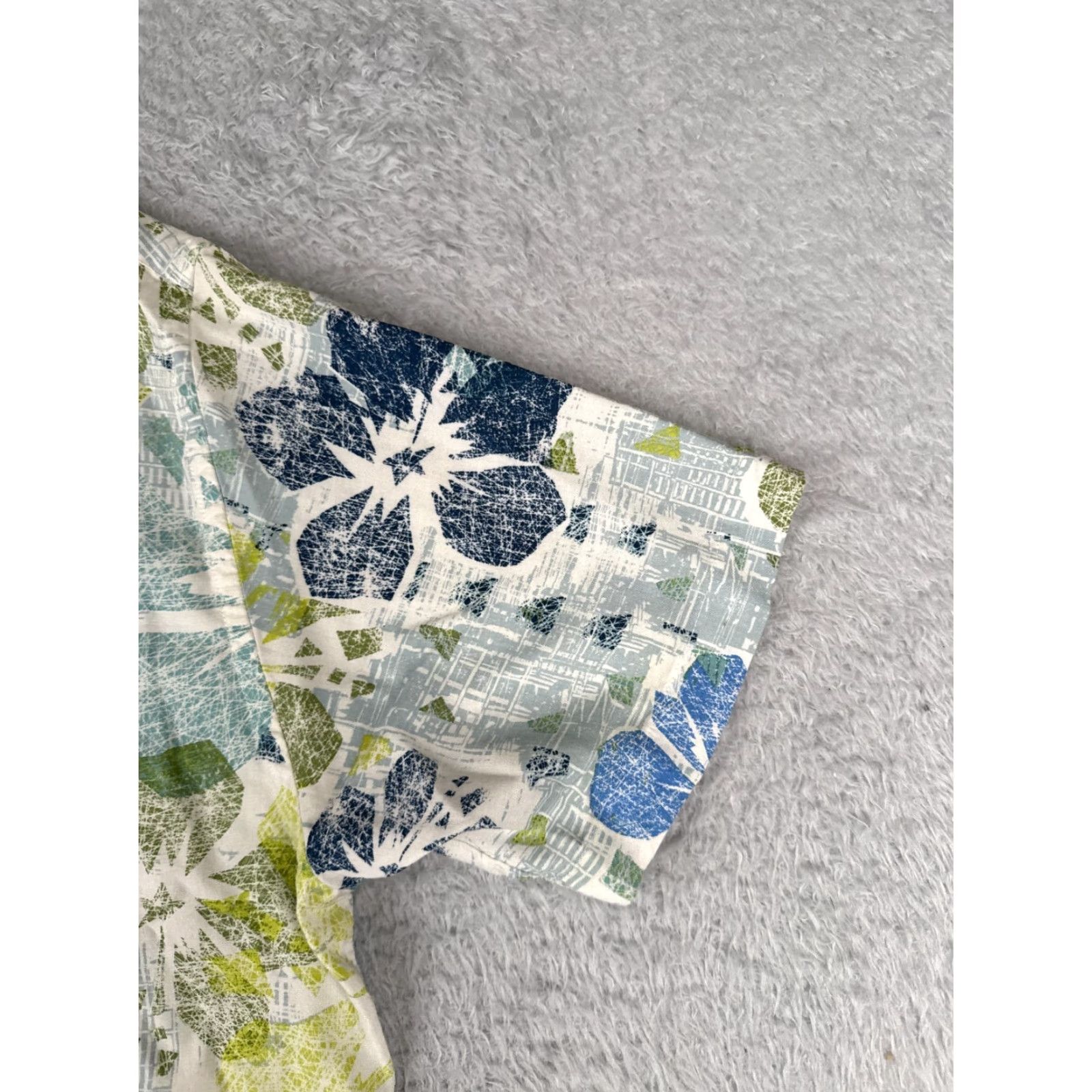 Ocean Pacific Ocean Pacific Button-Up Shirt Men 2XL Floral Hawaiian Blue Green Rayon Viscose Short Sleeve 100% Rayon Reversible Breathable Pockets Surf Beach Aloha Size US XXL / EU 58 / 5 - 2 Thumbnail