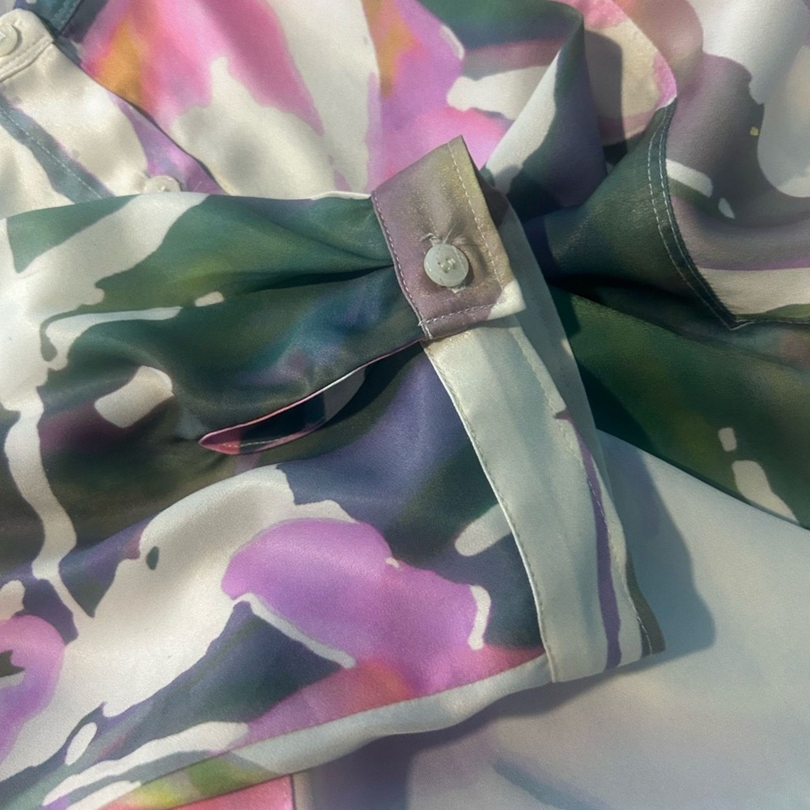 Other Lyssé Viviana Satin Blouse Top Jazzy Floral Watercolor S Size S / US 4 / IT 40 - 6 Thumbnail