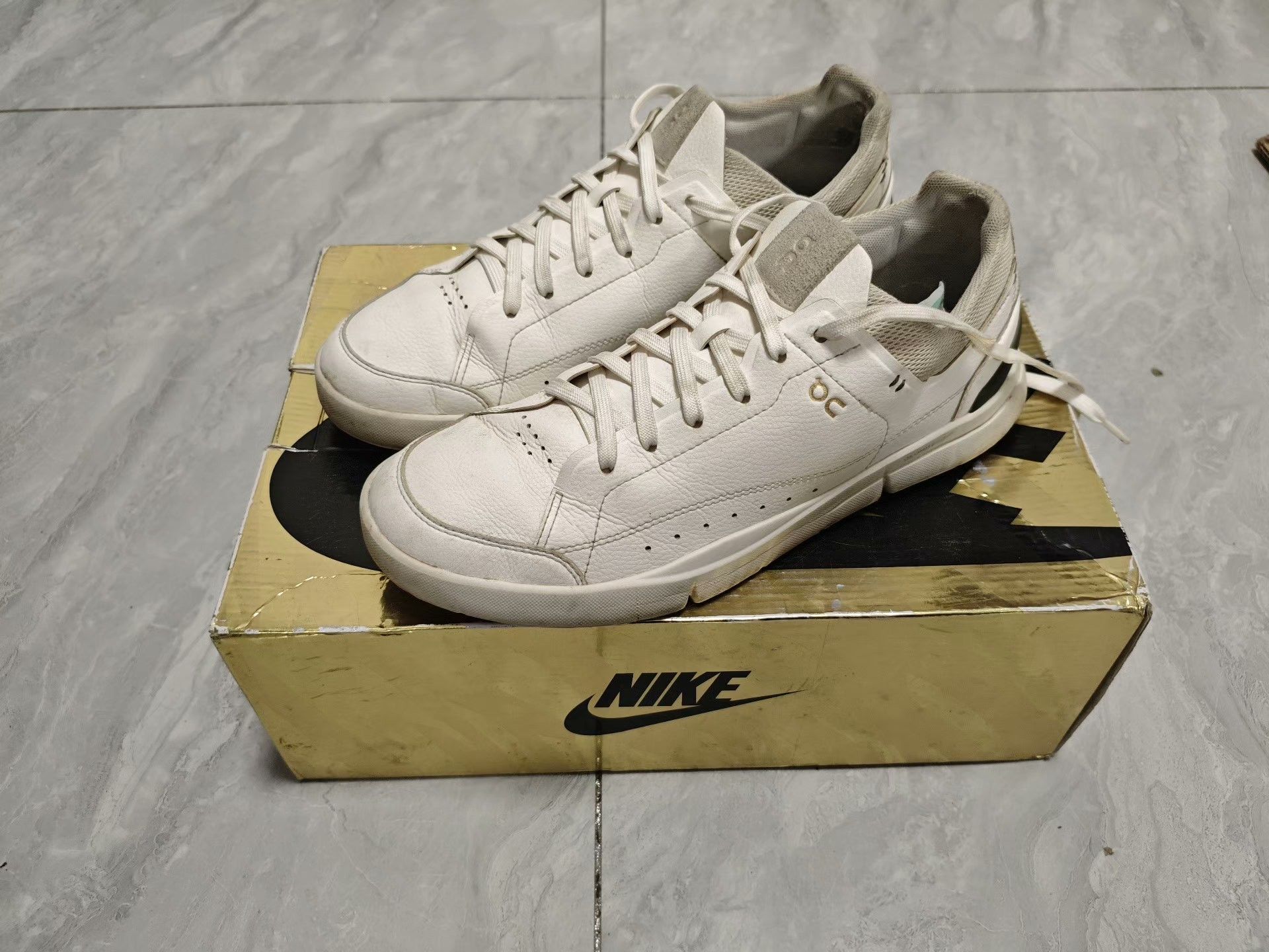 On On Retro Green Lowtop Sneakers 9 Men Size US 9 / EU 42 - 1 Thumbnail