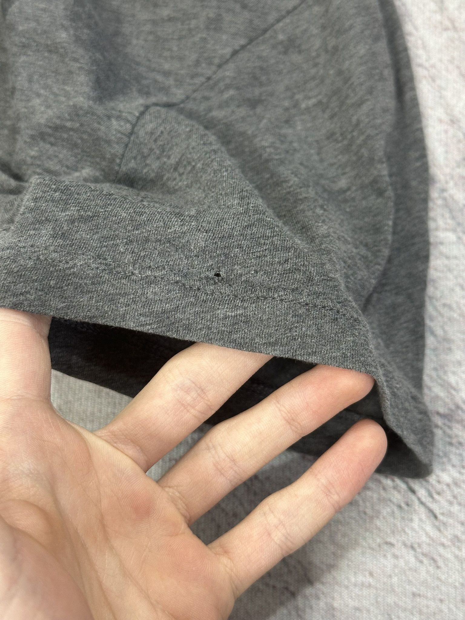 Gucci Gucci T-Shirt Vintage Made in Italy Logo Print Classic Gray Size S / US 4 / IT 40 - 7 Thumbnail