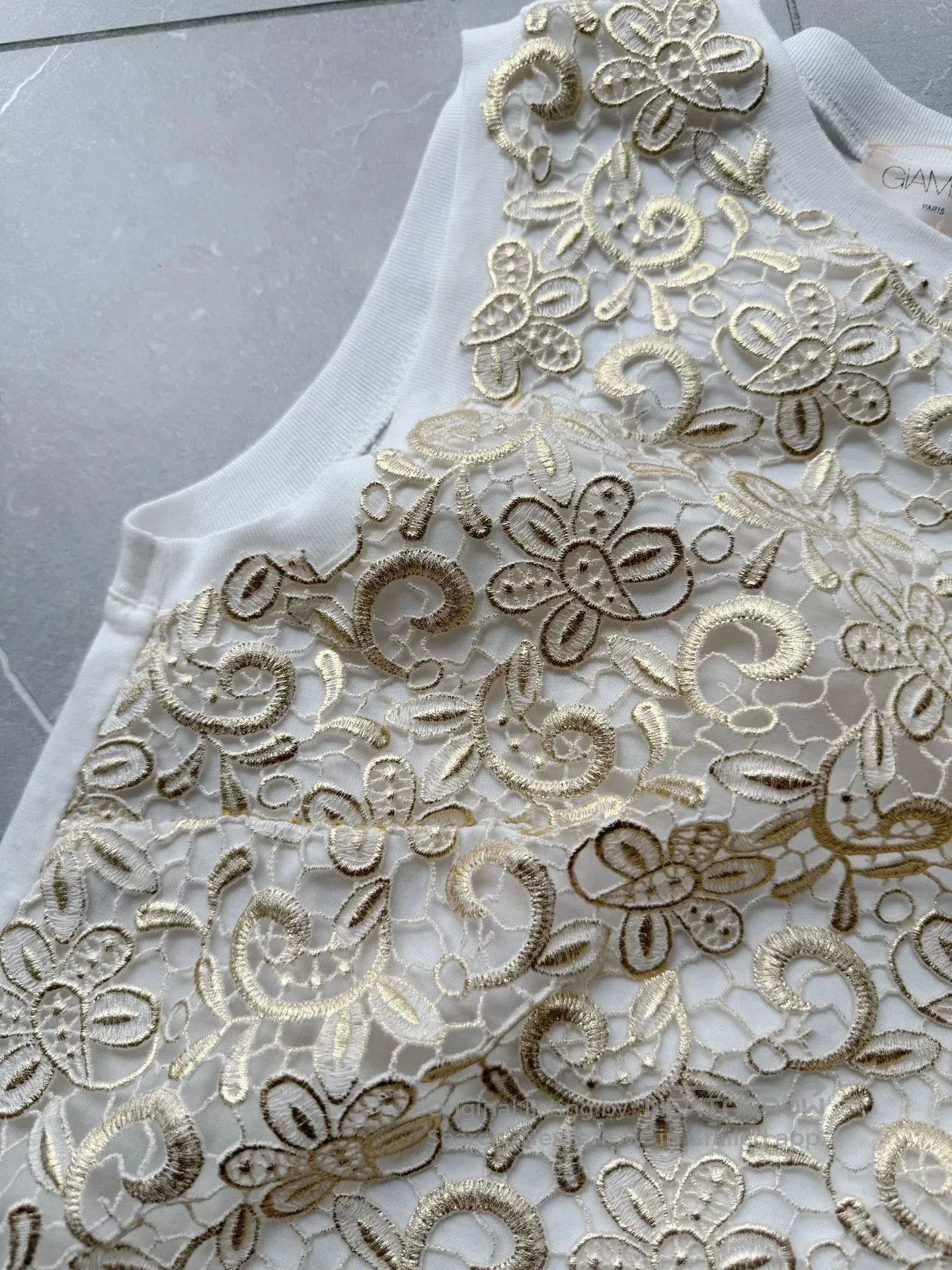 Giambattista Valli Giambattista Valli White Lace Vest. Size S / US 4 / IT 40 - 4 Thumbnail