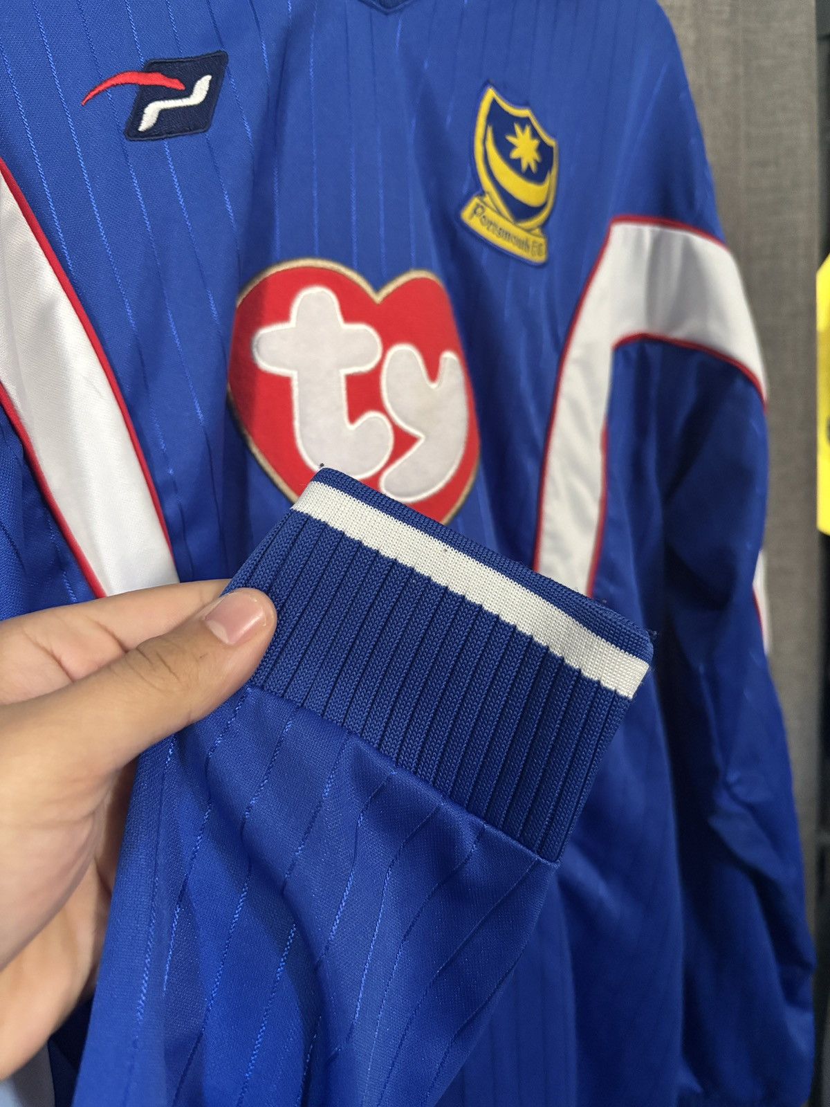 Other Portsmouth FC 2002-03 Home Long Sleeve Jersey Size US L / EU 52-54 / 3 - 7 Thumbnail