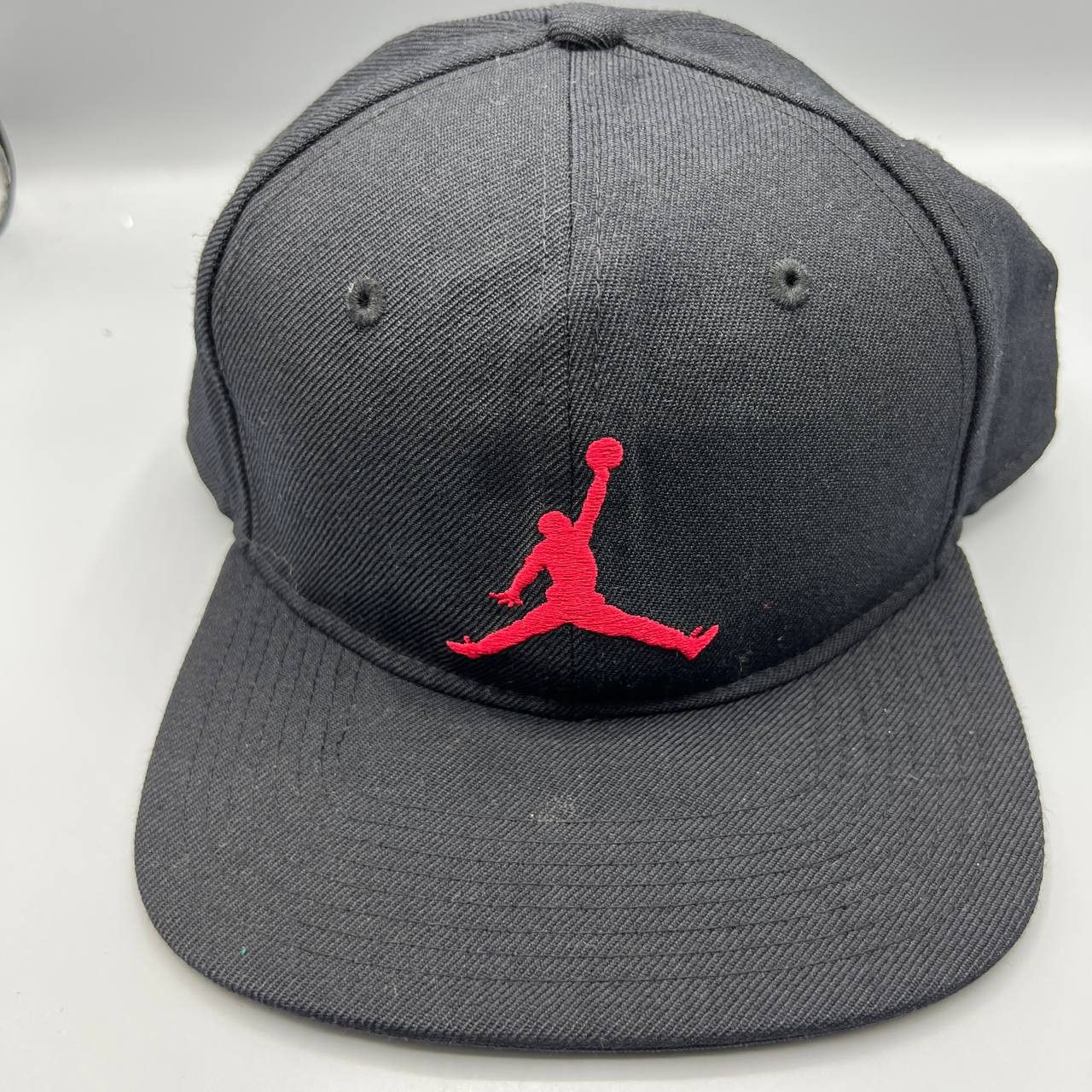 Jordan Brand Air Jordan Hat Men 7 1/2 Embroidered Logo Jumpman Fitted Cap Size ONE SIZE - 1 Thumbnail