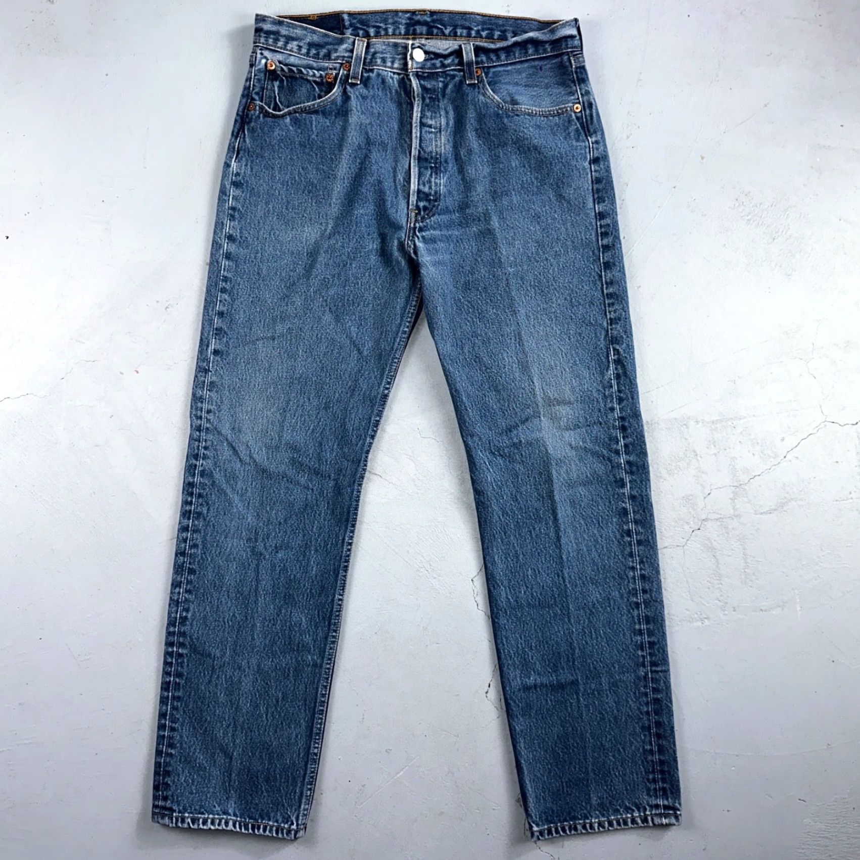 Levi's Levis 501 Vintage 90s USA XX Straight Leg Jeans Blue Med Wash 35x34 Act 33x30 Men Jeans Size US 35 - 2 Thumbnail