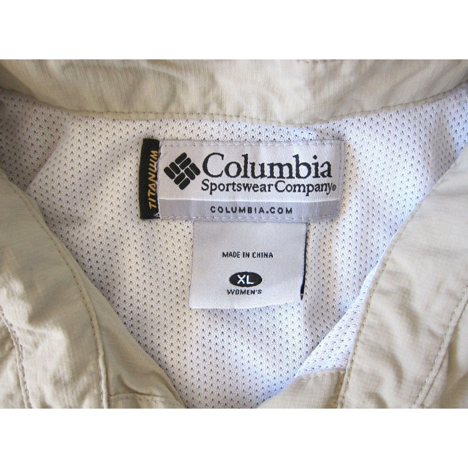 Vintage Columbia Nylon Beige Brown Vent Zip Pocket Button Down Short Sleeve Blouse XL Size XL / US 12-14 / IT 48-50 - 4 Thumbnail