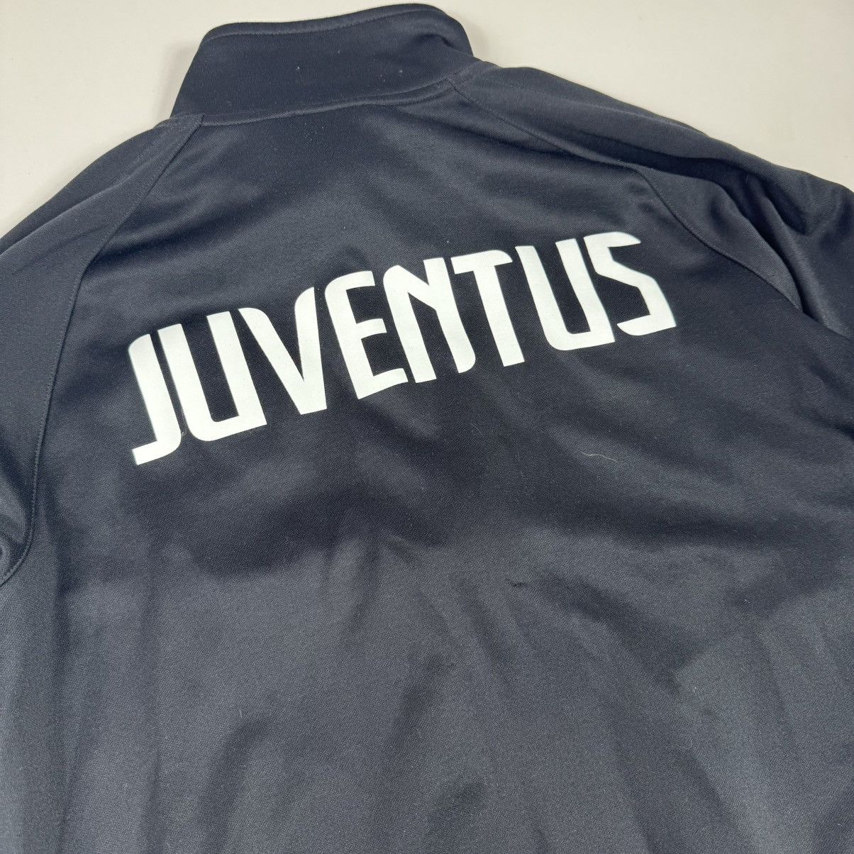 Vintage vintage 90s nike x juventus football streetwear Size US M / EU 48-50 / 2 - 10 Thumbnail